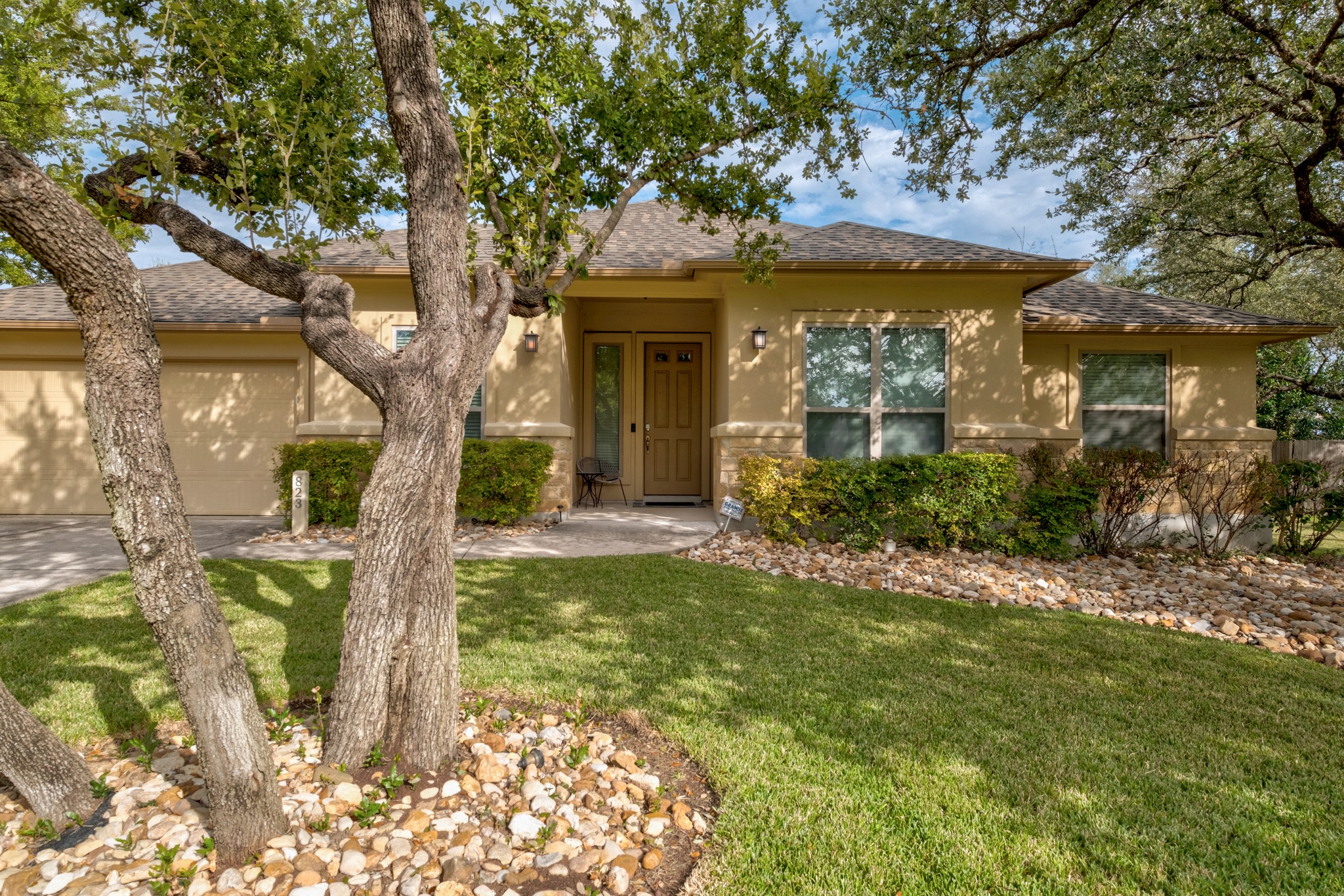 823 Lone Star Dr — photo