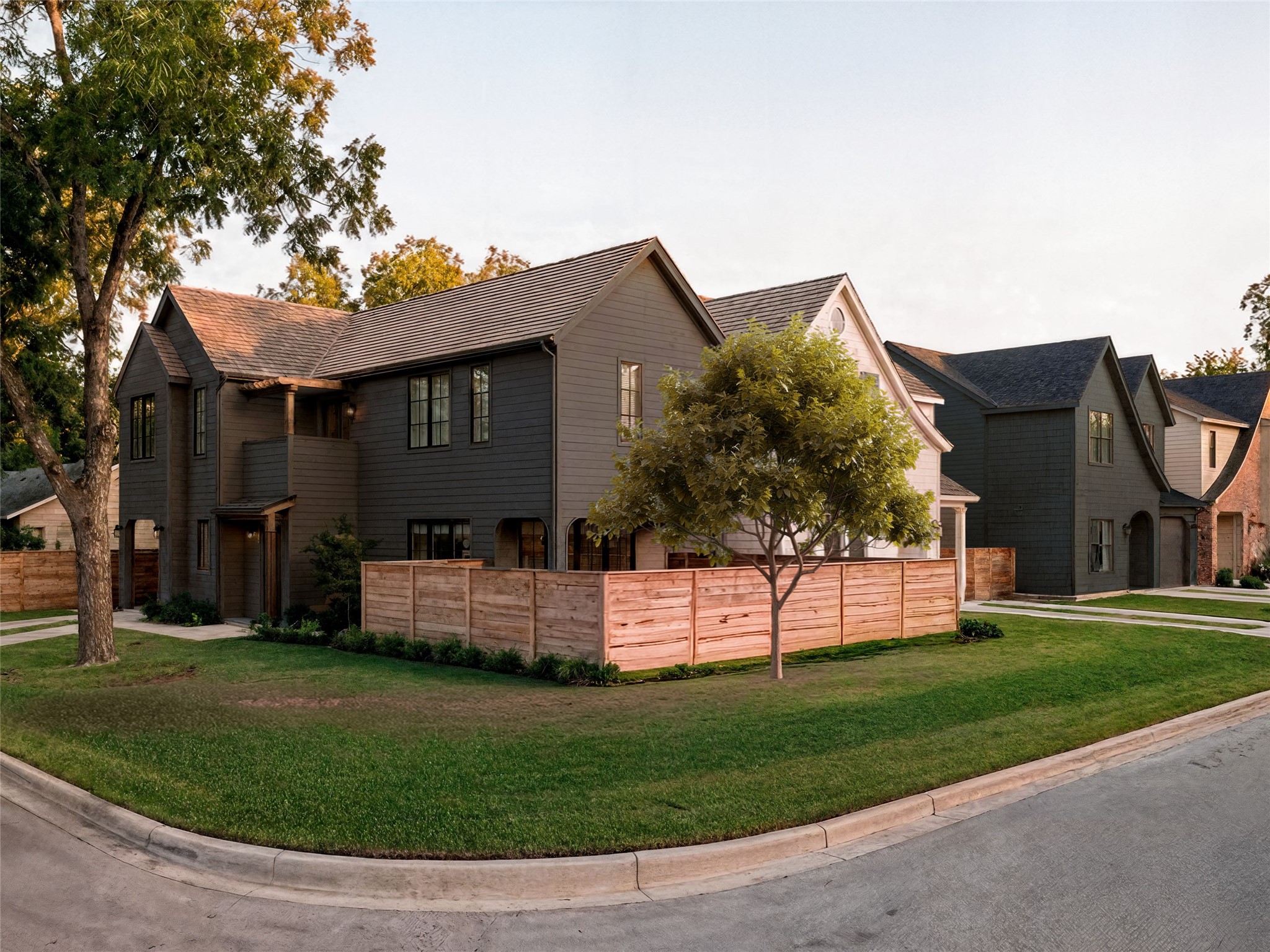 901 Shady Ln — photo