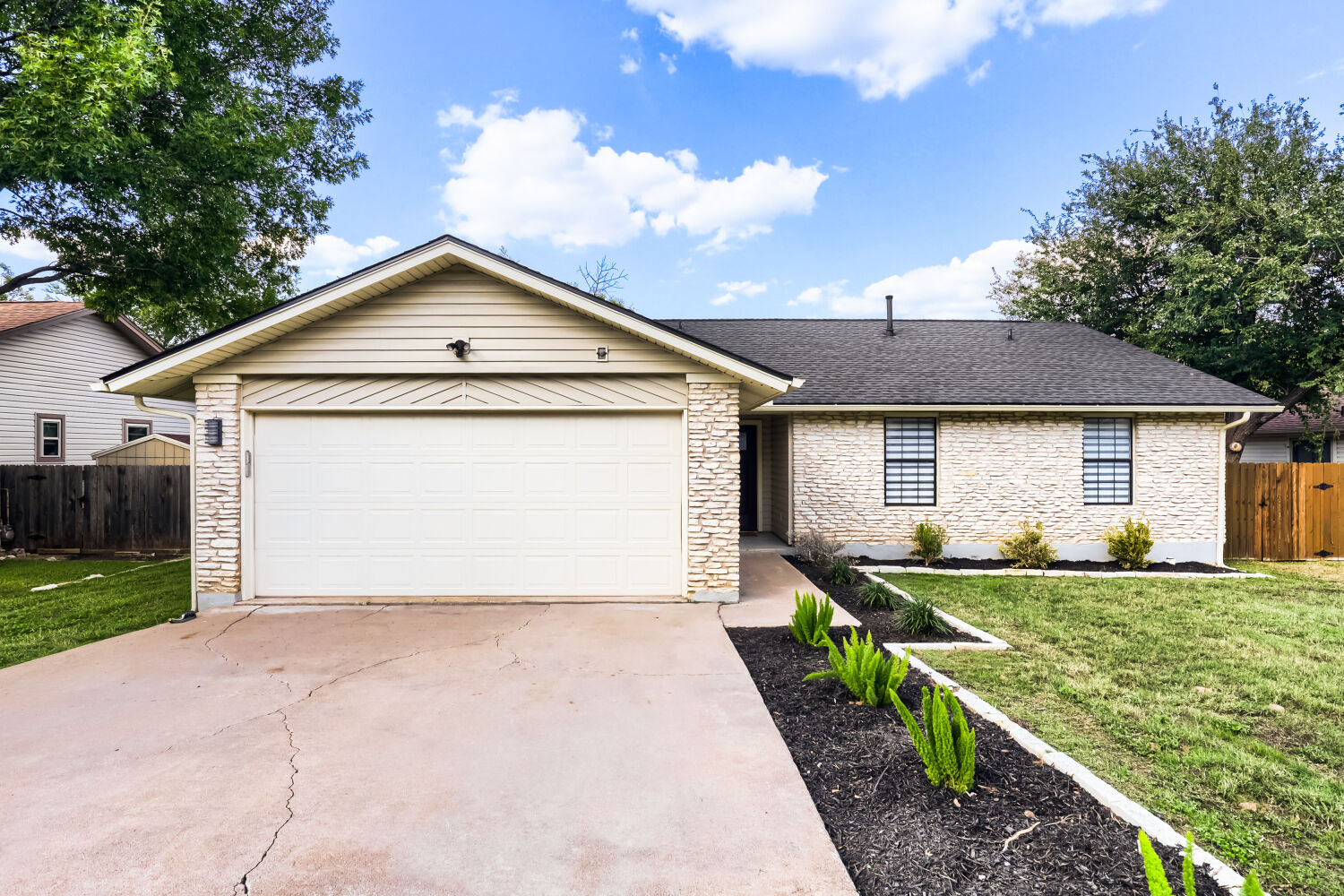 3606 Monument Dr — photo