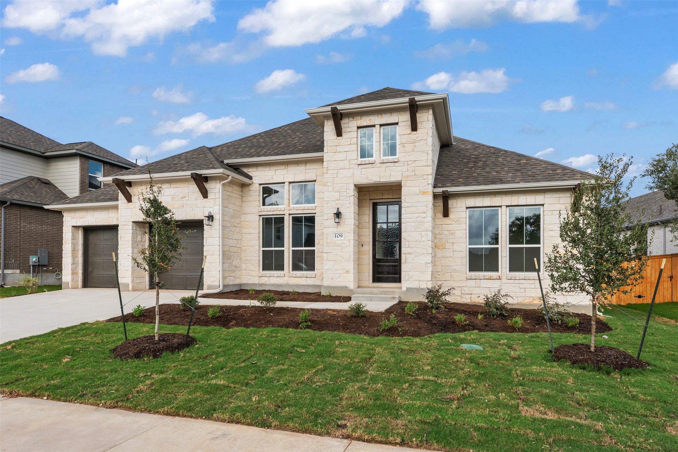 109 Possumhaw Ln — photo