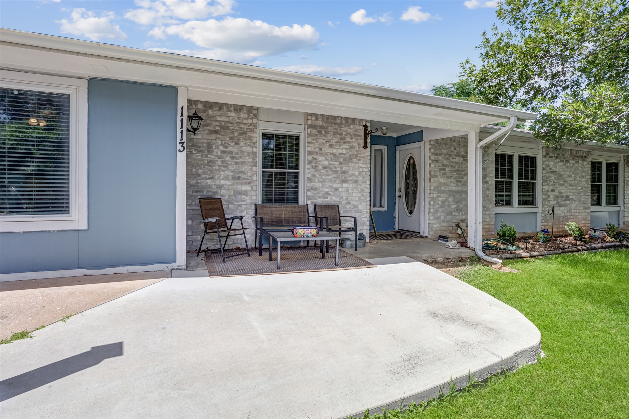 1113 Ash Dr — photo