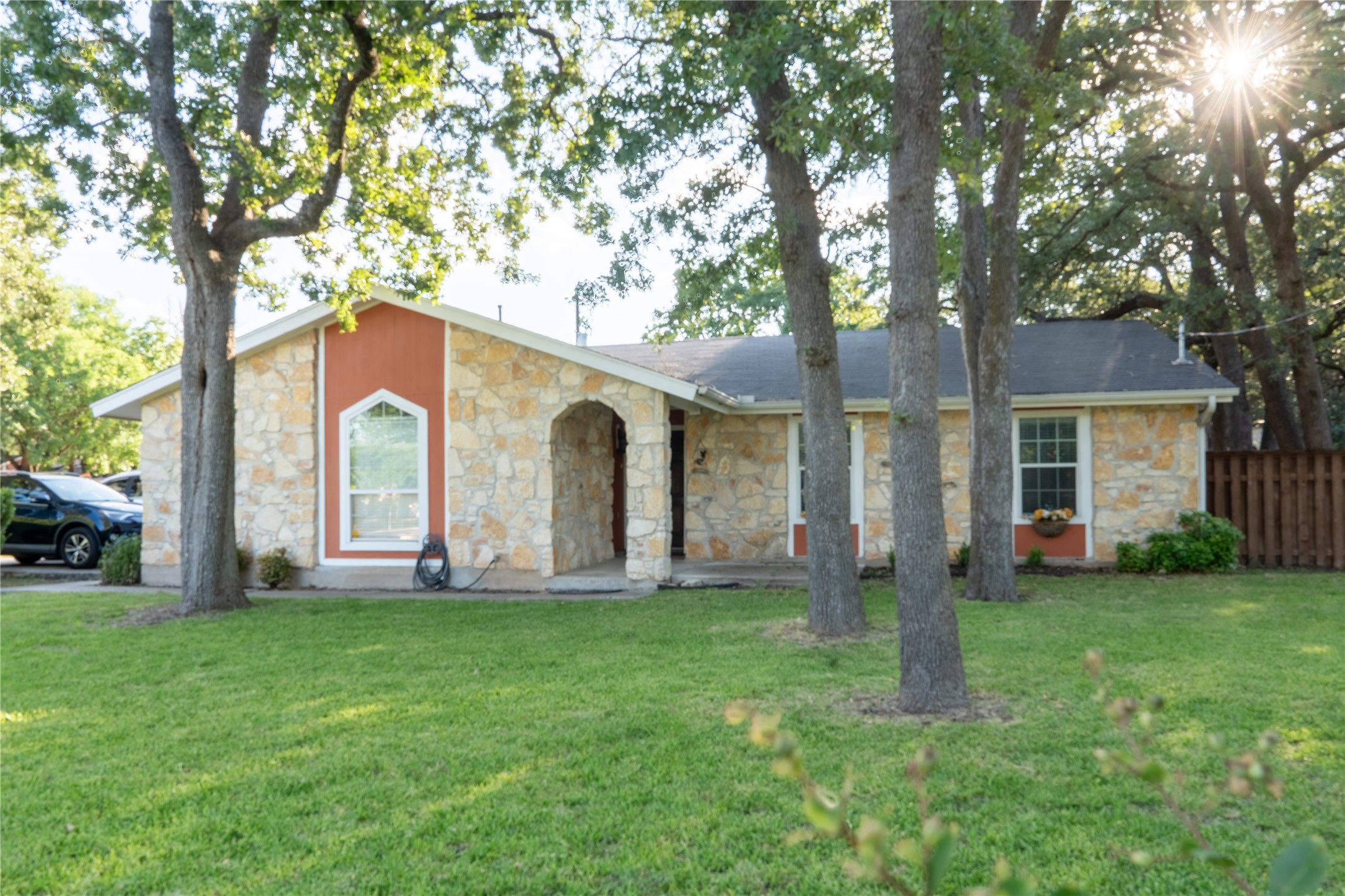 2107 Emerald Isle Dr — photo