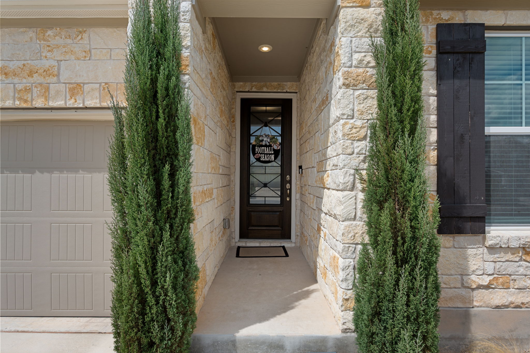 Home in Liberty Hill, TX 78642 — photo 2