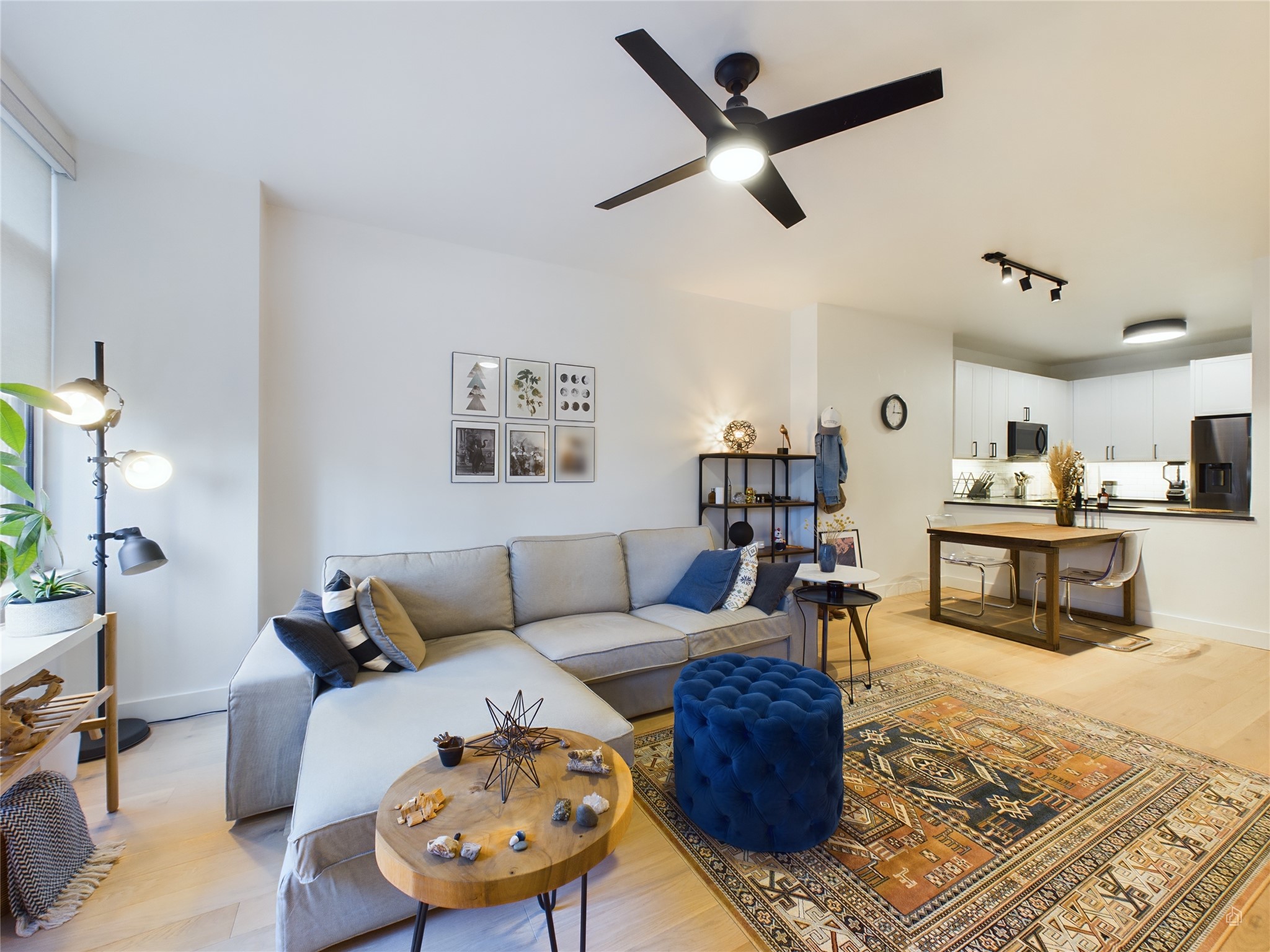 54 Rainey St 415 — photo