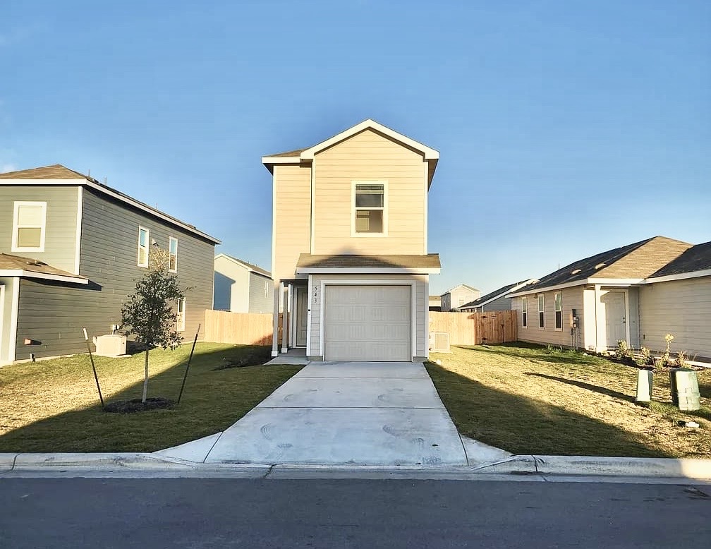 543 Commander Abbott Dr — photo