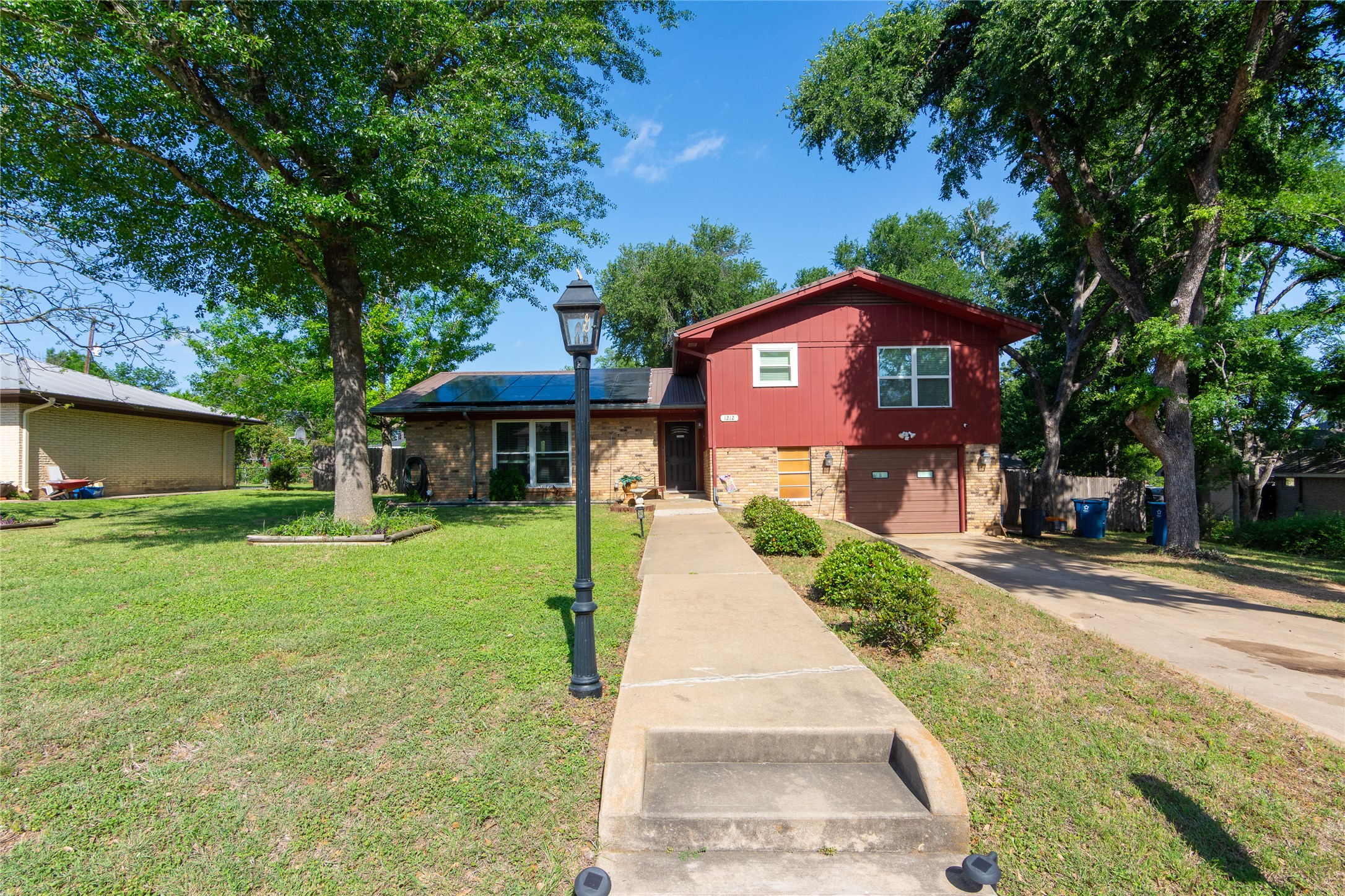 1212 Lake Terrace Dr — photo