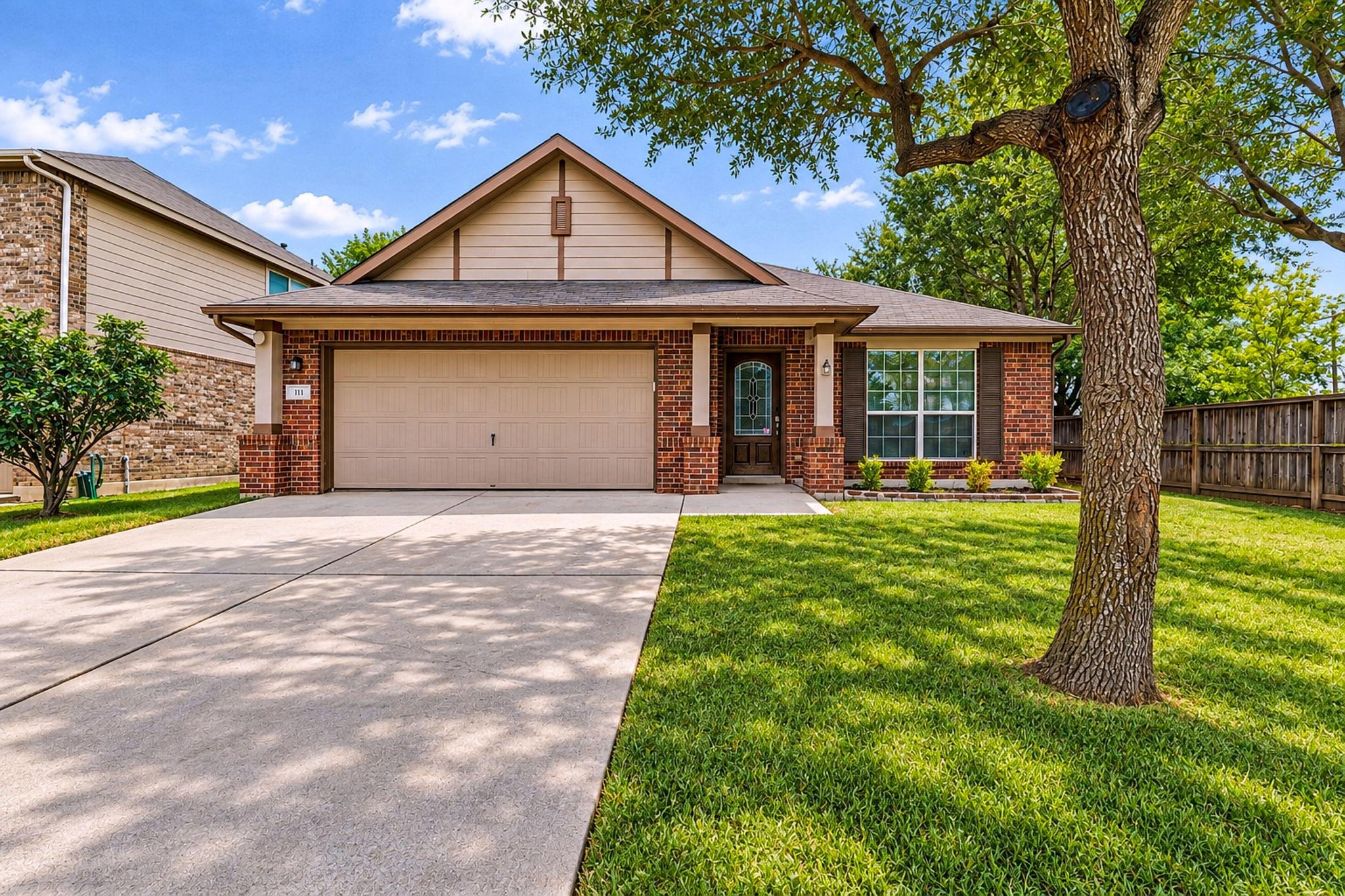 111 Sandstone Trl — photo