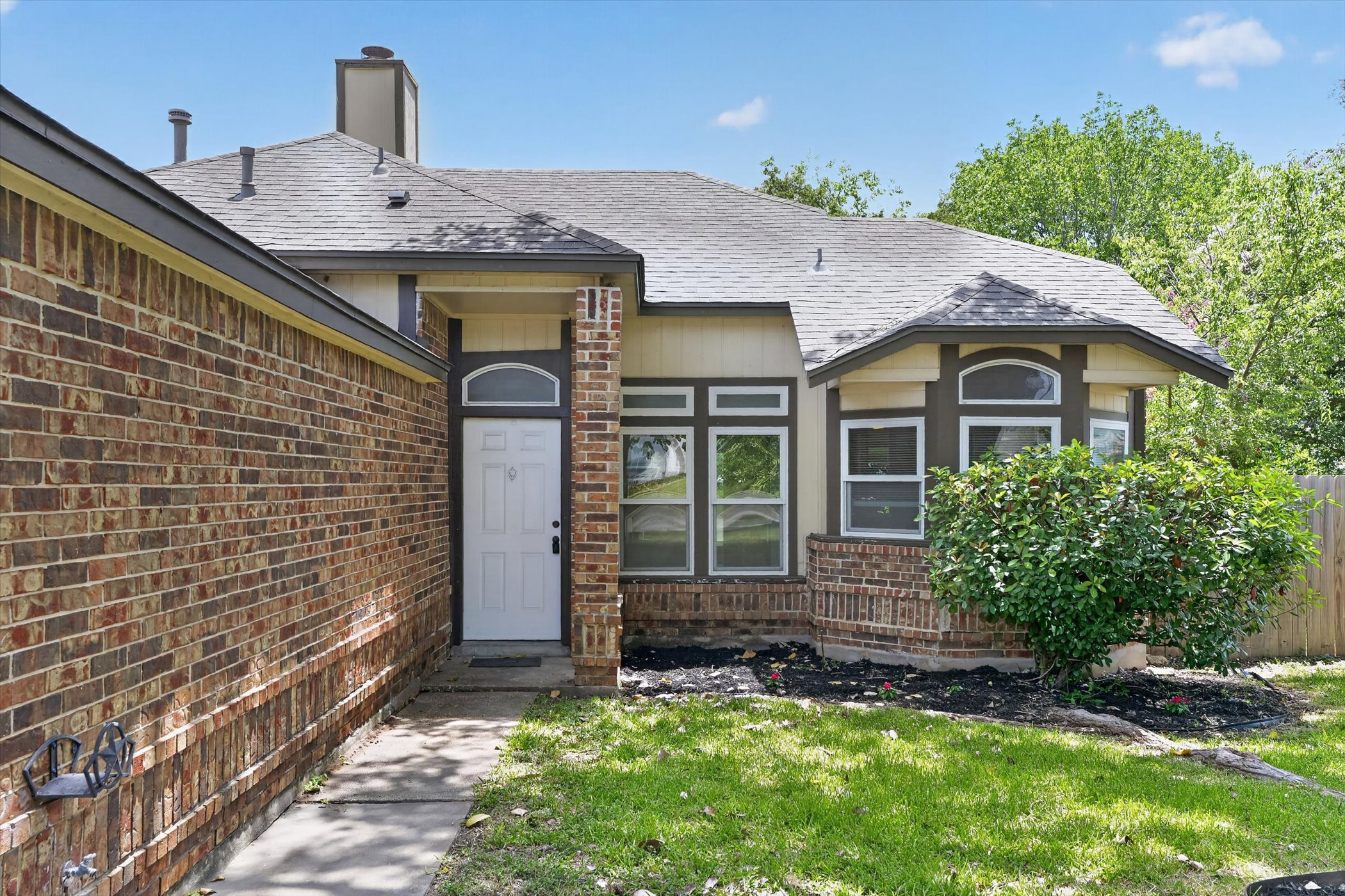 2118 Elder Pl — photo