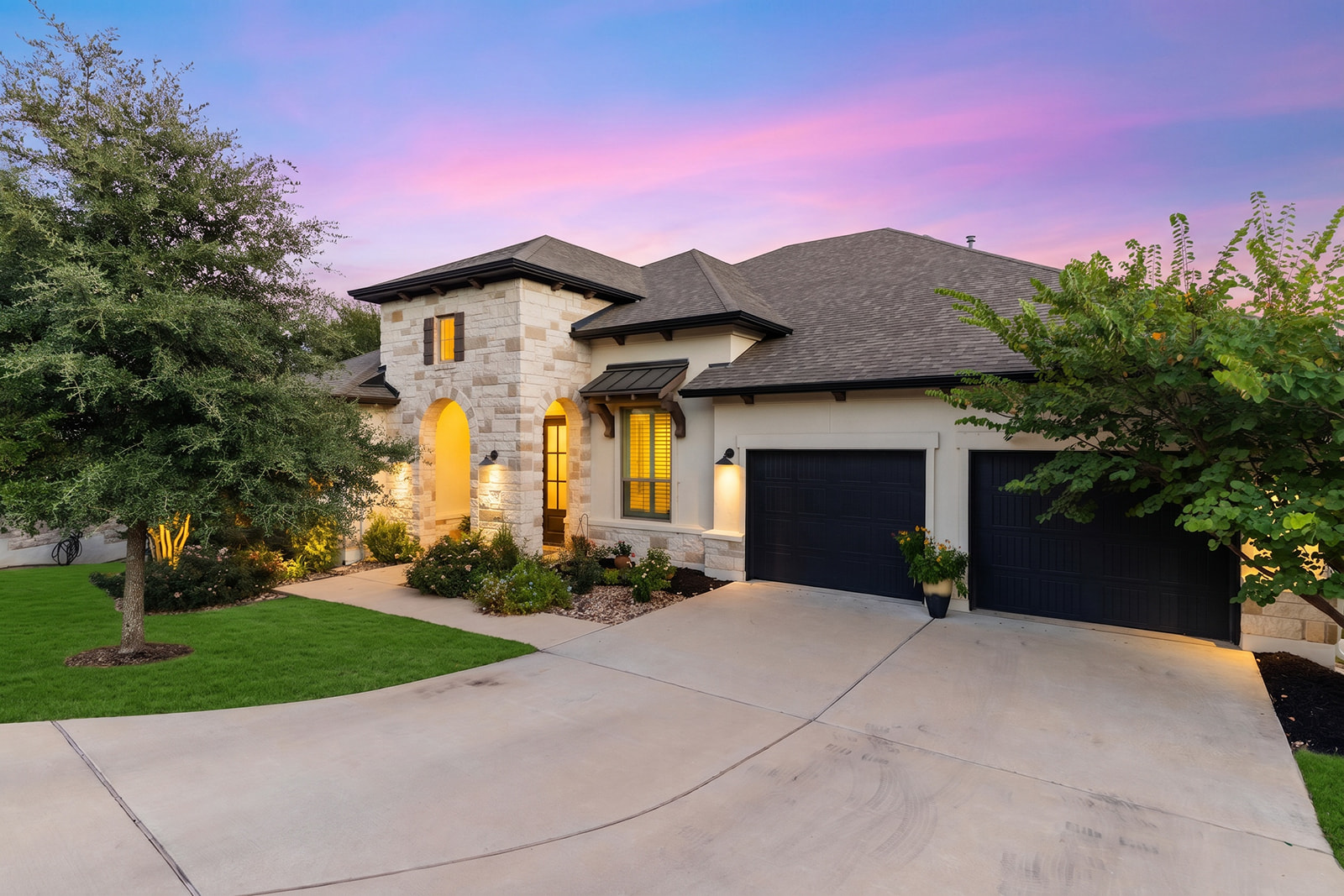 129 Hollytree Ct — photo