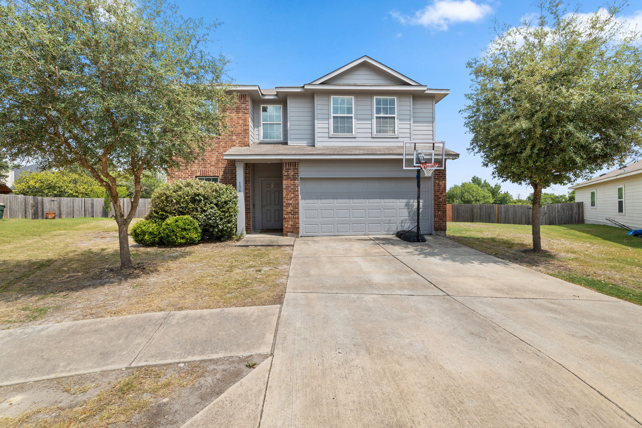 136 Charing CV — photo