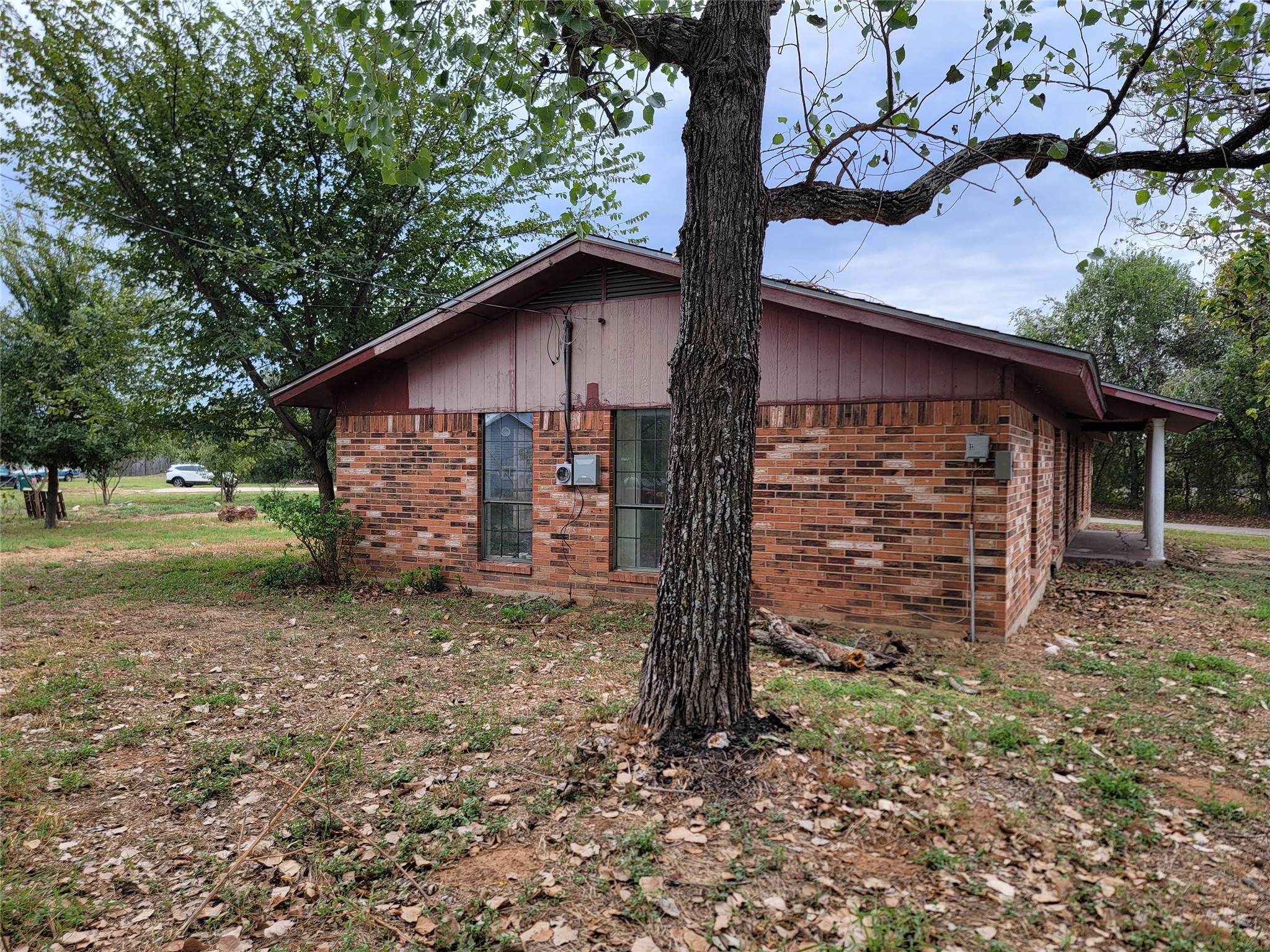 803 E 2nd Street, Elgin, TX 78621 — photo 2