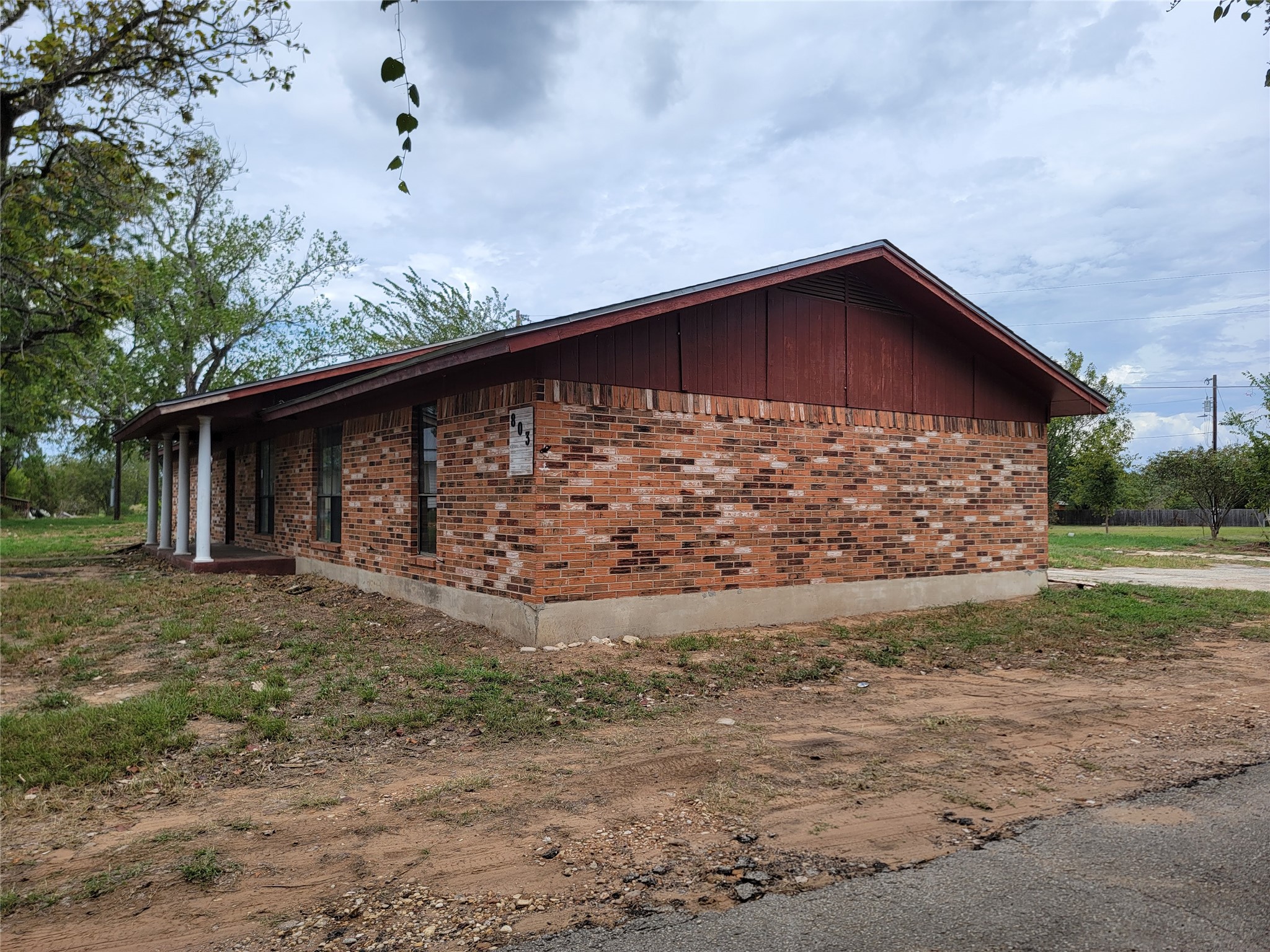 803 E 2nd Street, Elgin, TX 78621 — photo 3