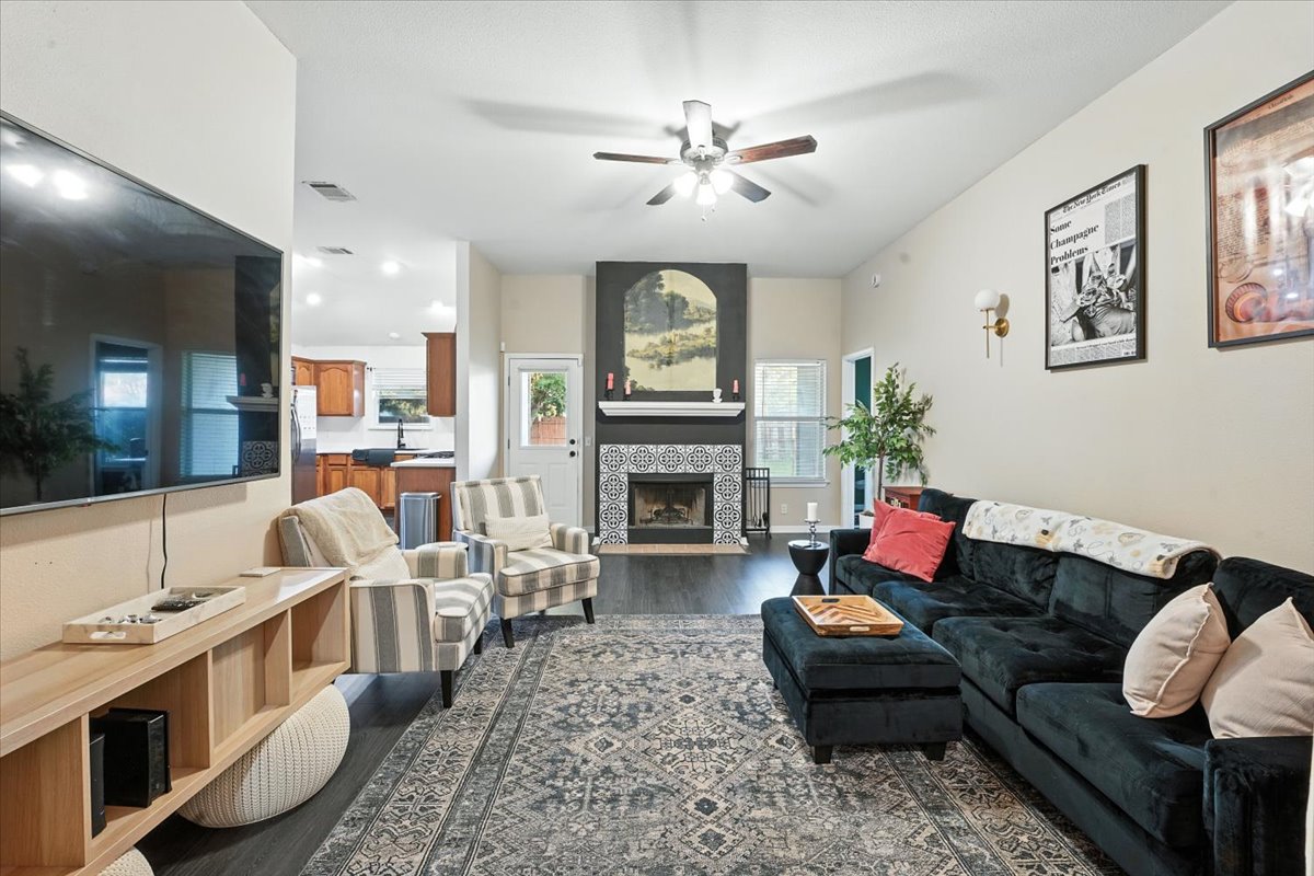 6001 Andross Ct — photo