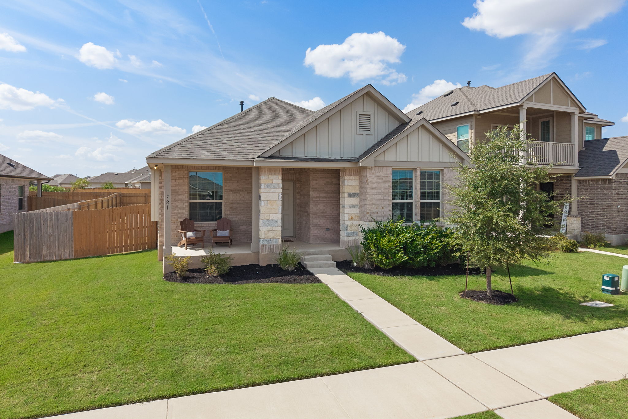 721 Paddock Ln — photo