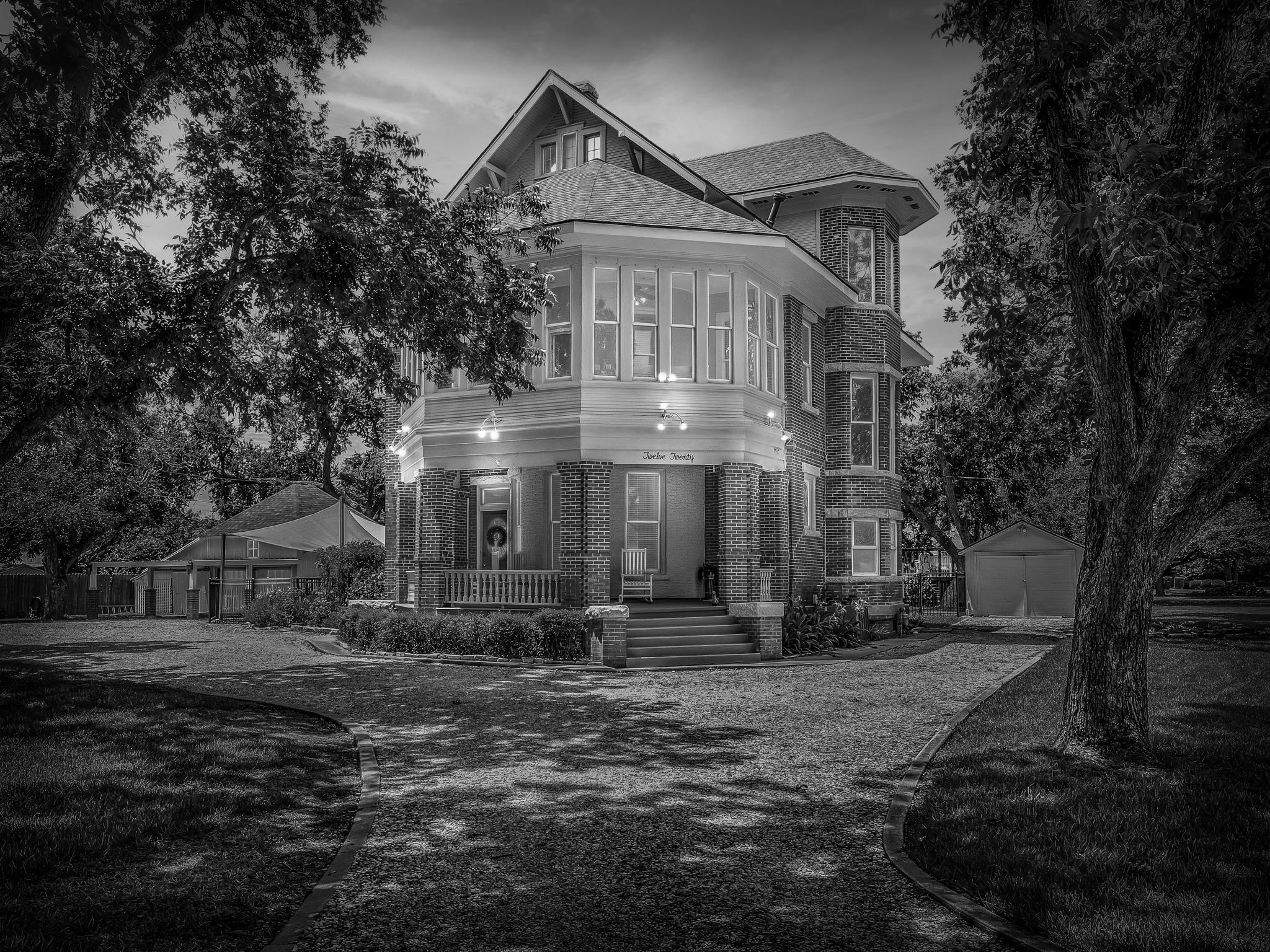 1220 W Lake Dr — photo