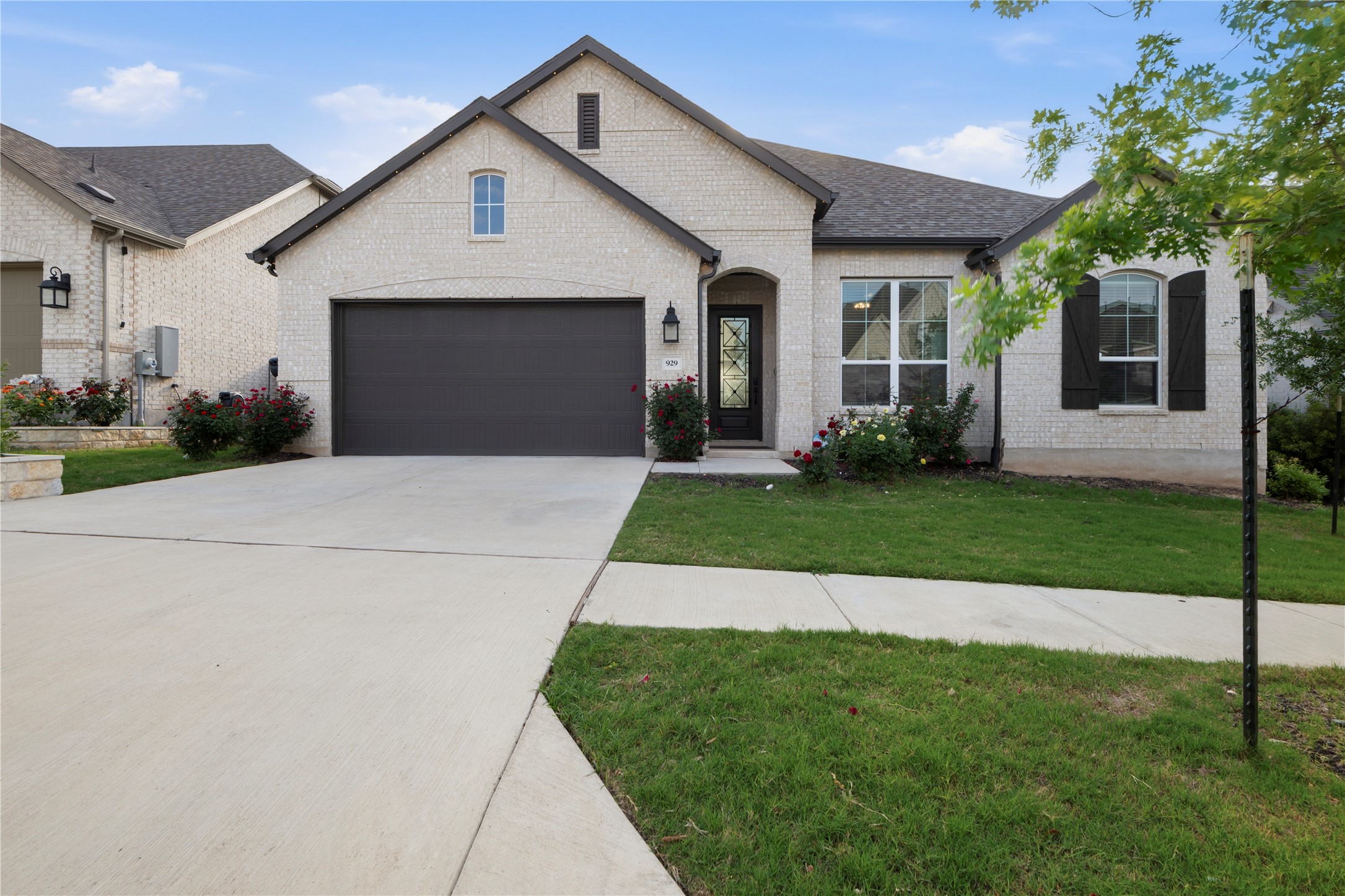929 Mollie McBride Ln — photo