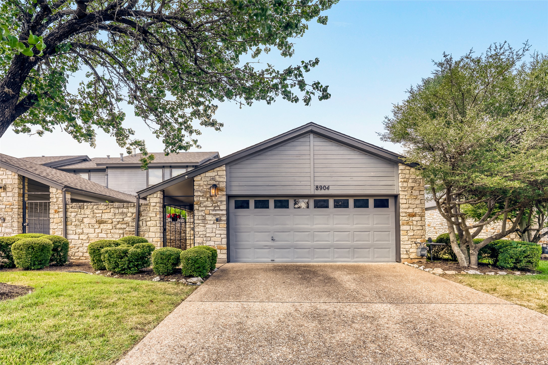 8904 Mount Bartlett Dr — photo