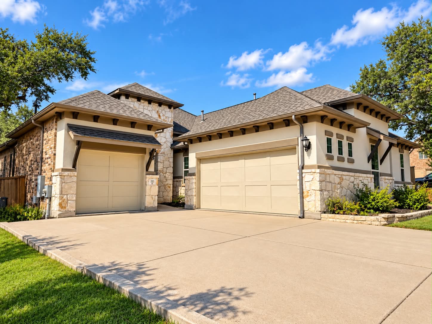 221 Lake Rim Cir — photo