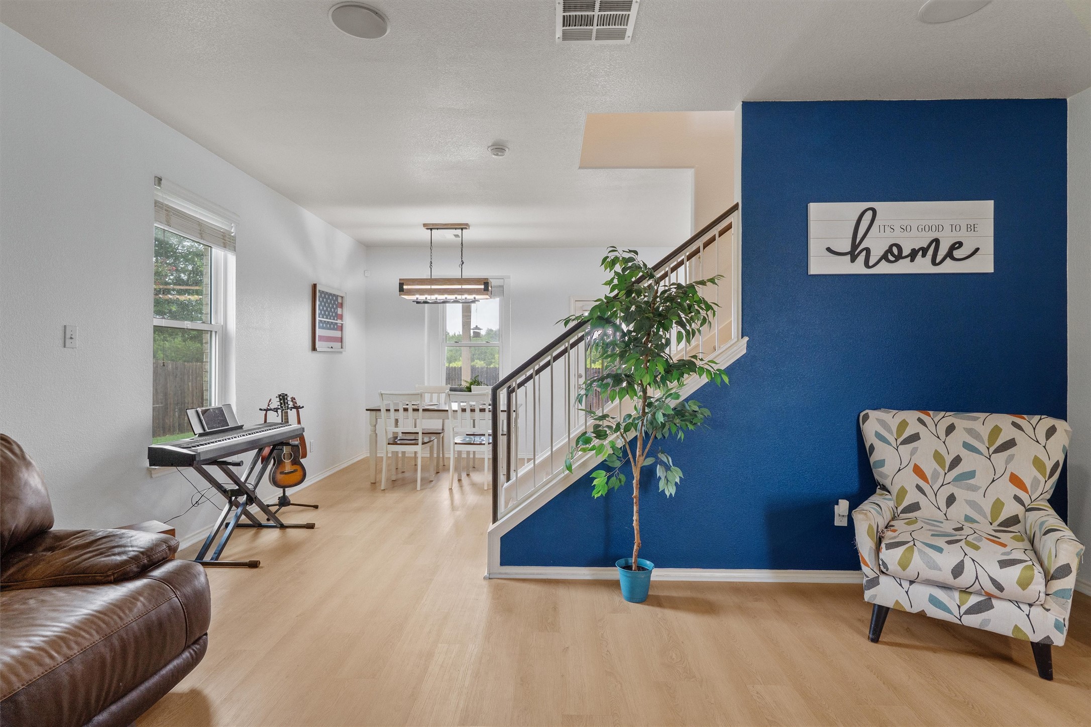 1316 Hensley Dr — photo
