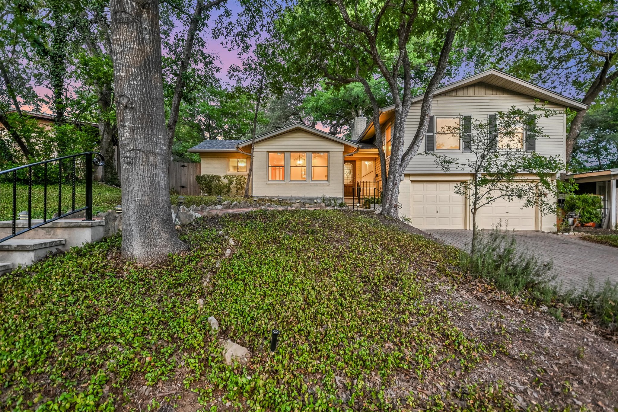 1113 Bluebonnet Ln — photo