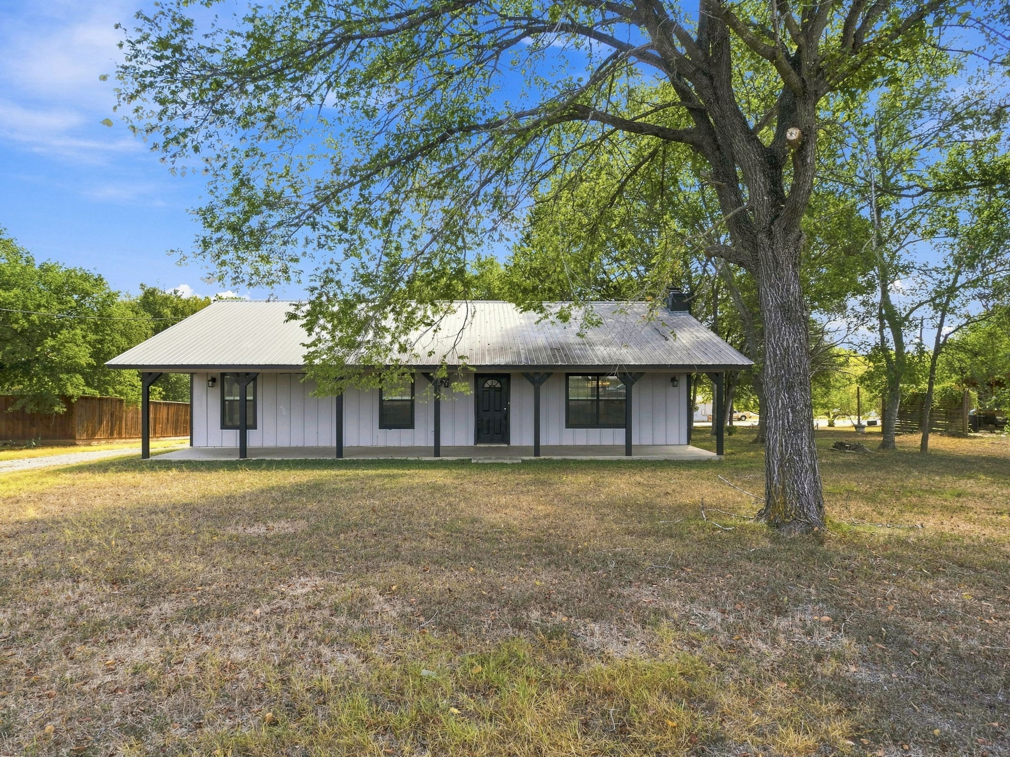 1303 Lovers Ln — photo
