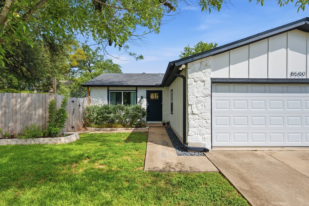 8500 Kearsarge CV — photo