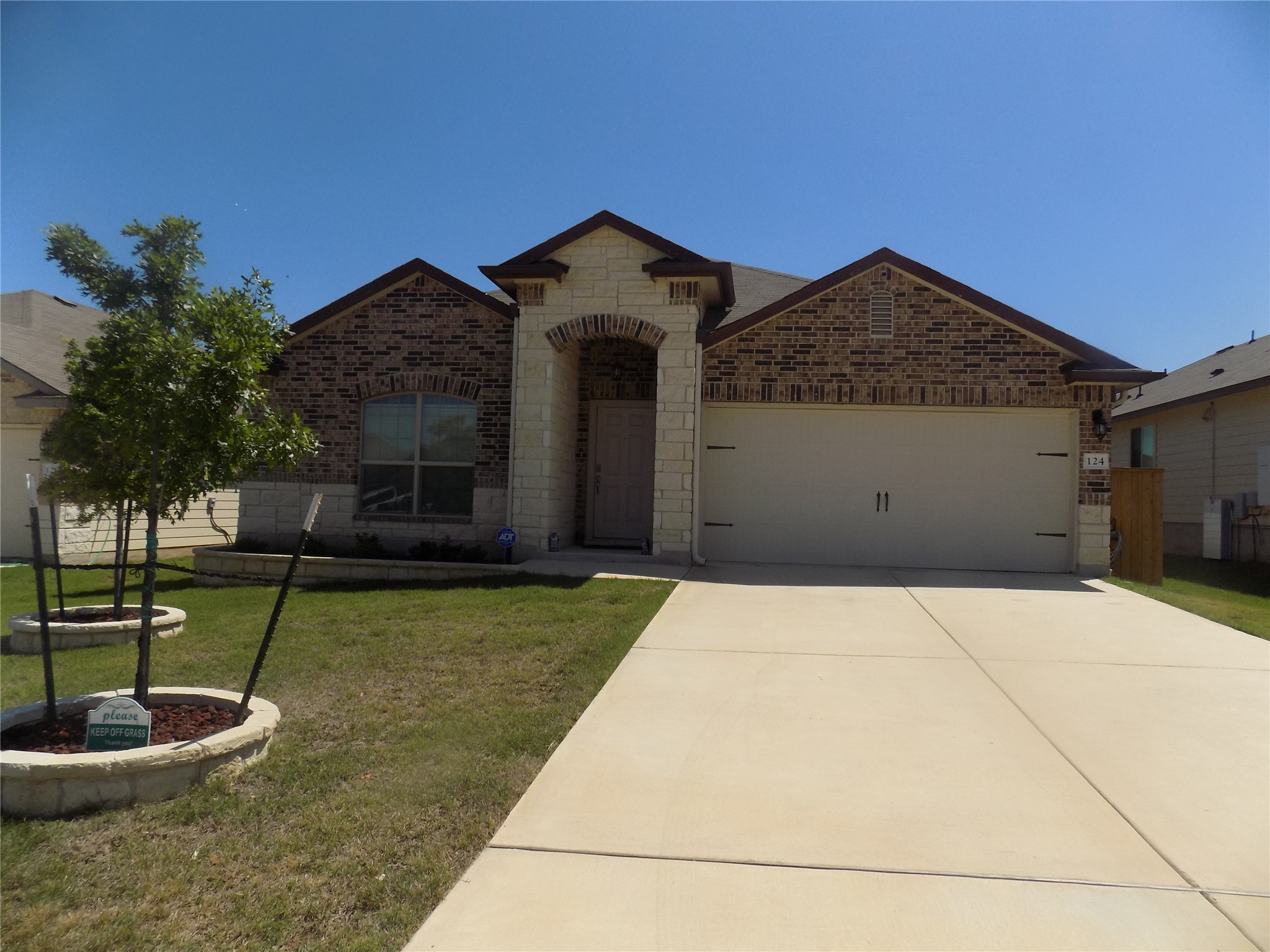 124 Rearden Blvd — photo
