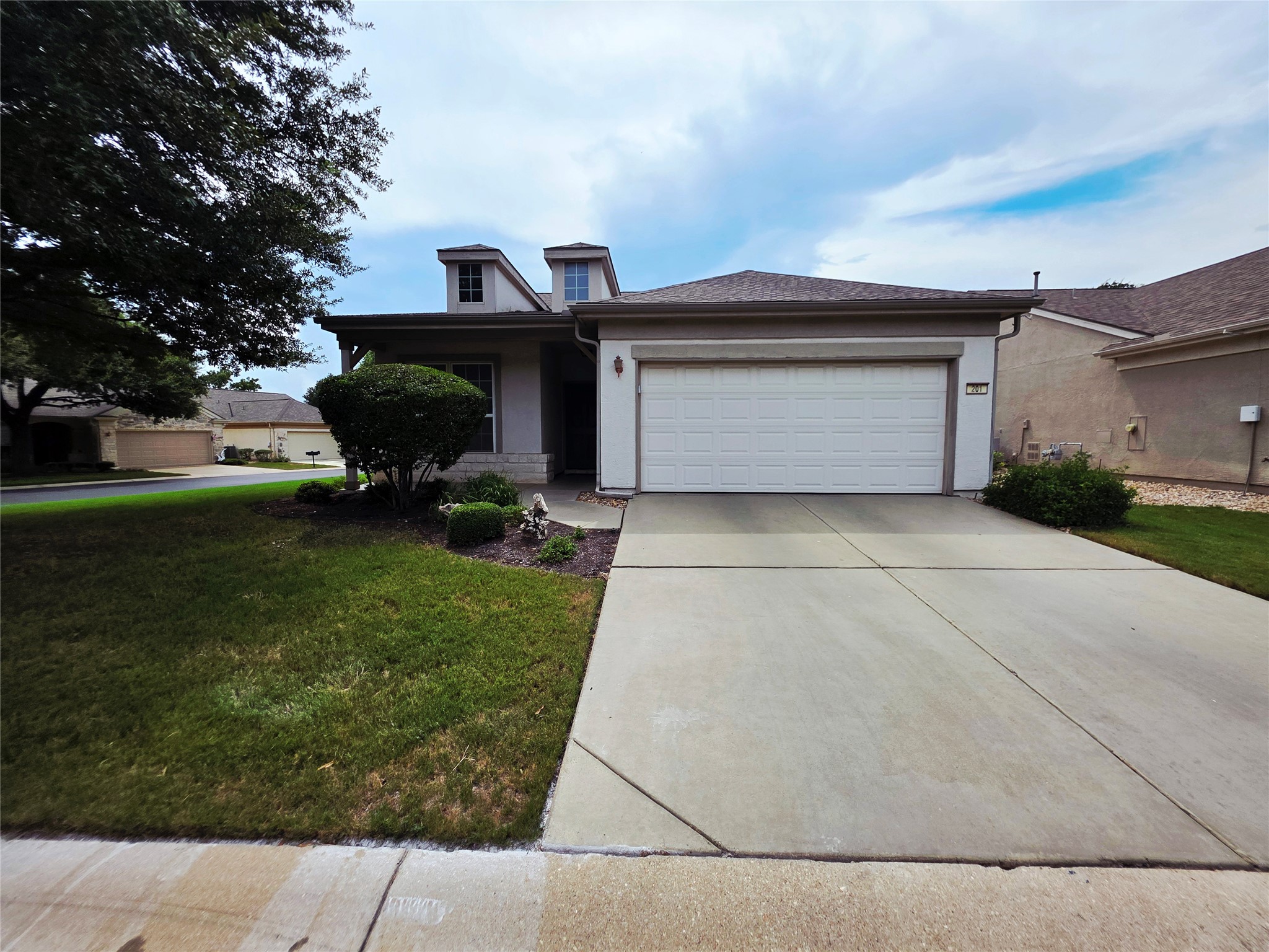 201 Yosemite Road, Georgetown, TX 78633 — photo 2
