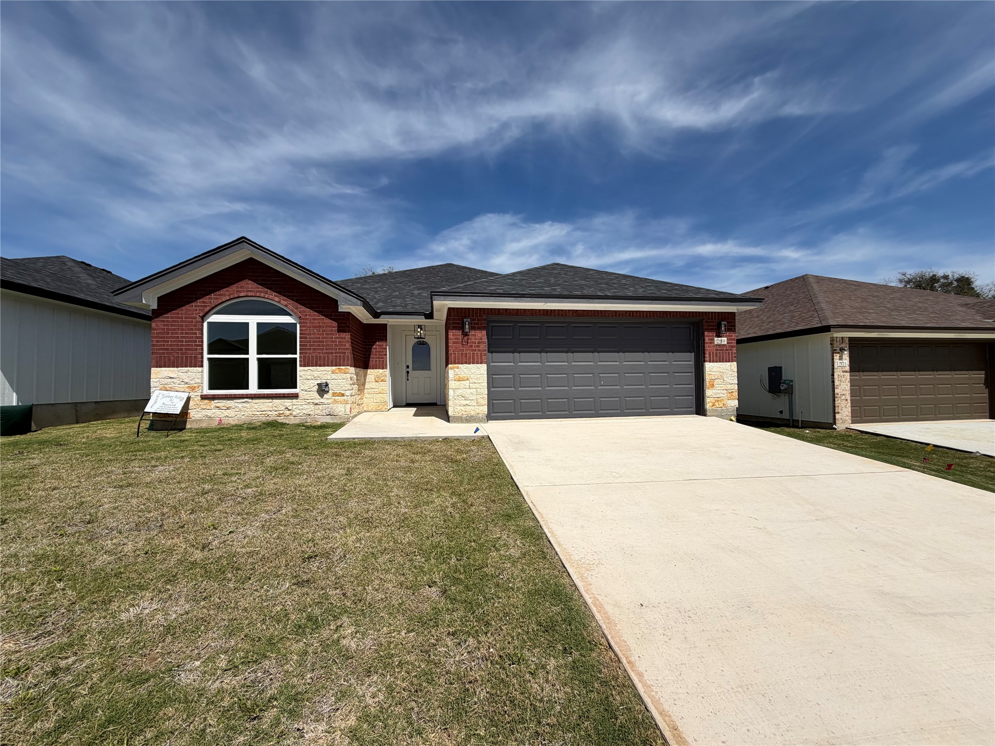 2119 Blackhawk Loop — photo