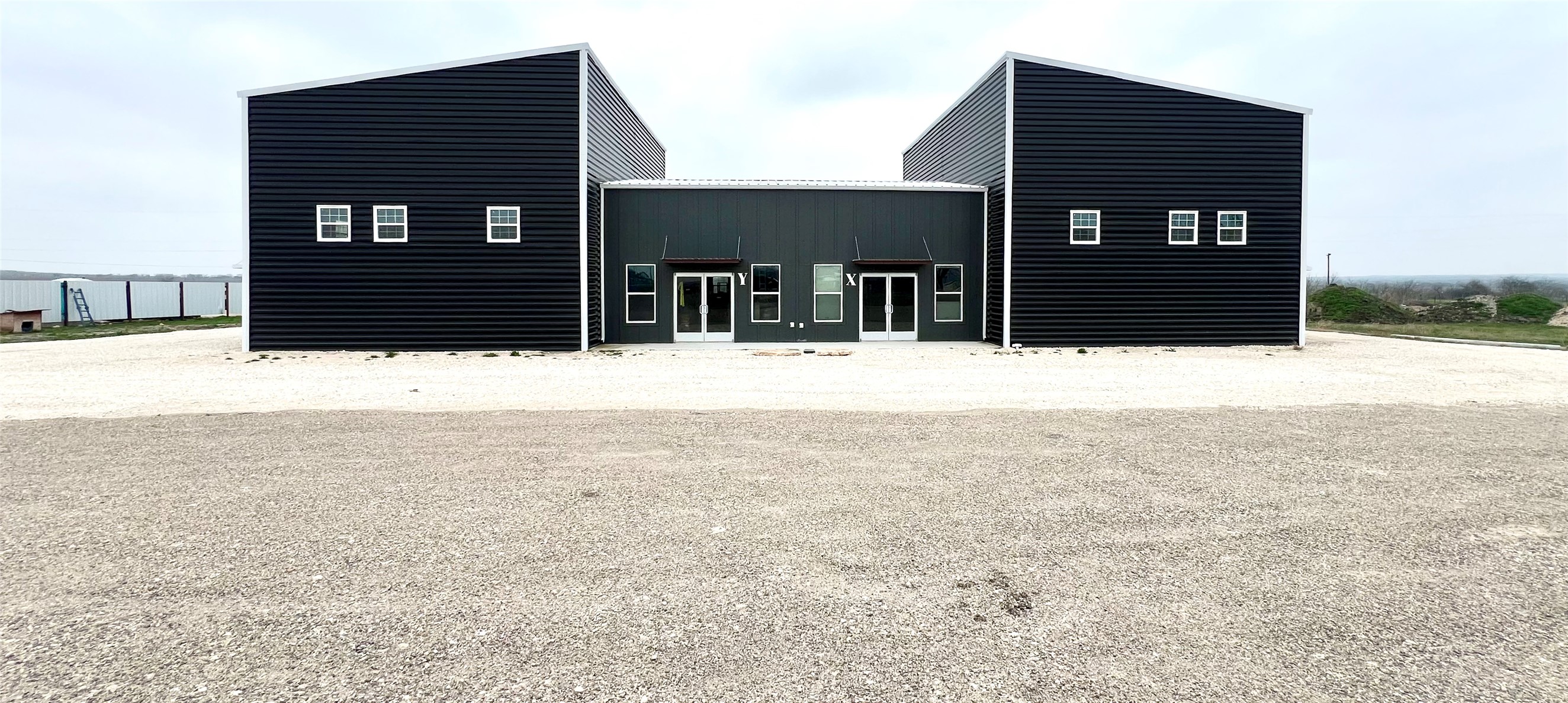 1310 W FM 487 Rd Y — photo