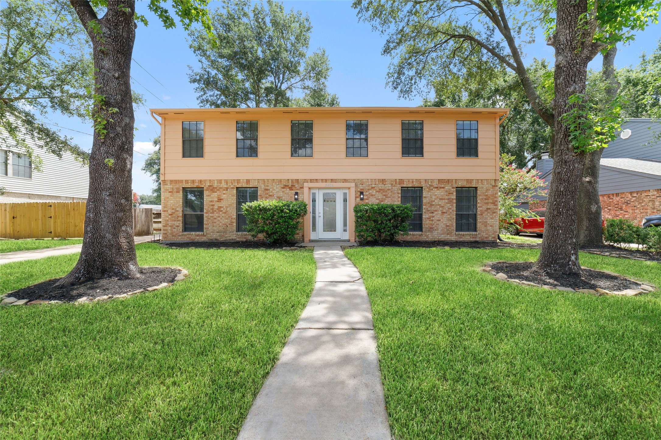 8406 Pine Falls Dr — photo