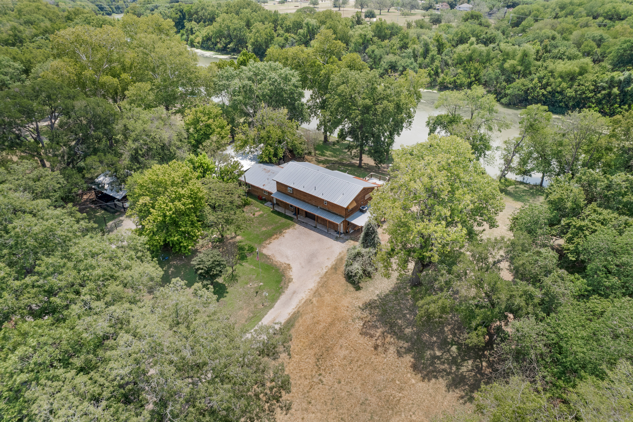 315 Riverwood Dr — photo