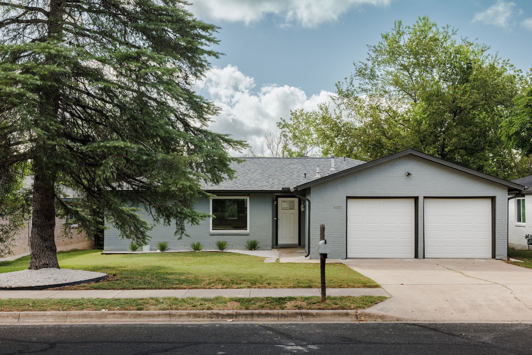 6101 London Dr — photo