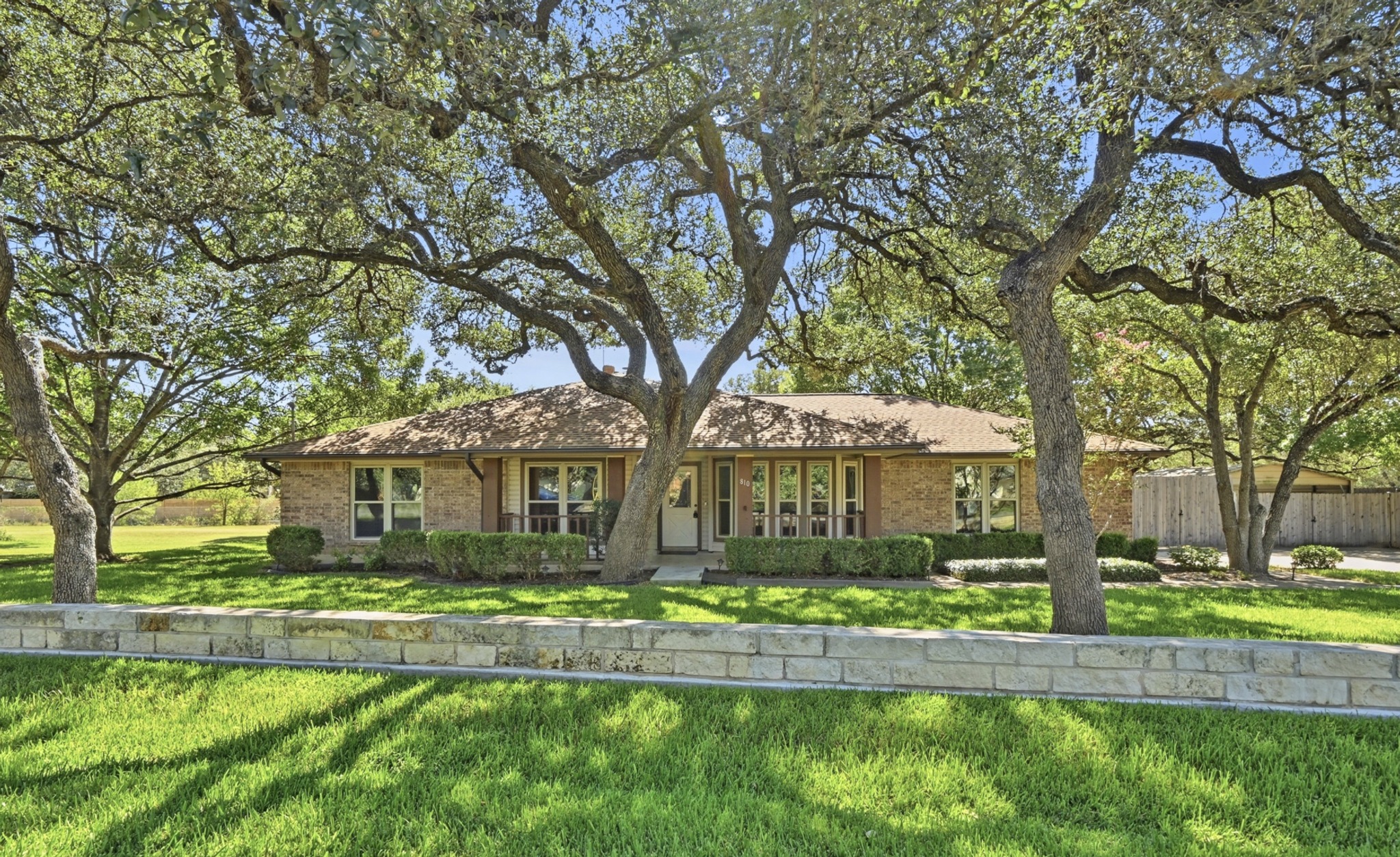 810 Pine Siskin Dr — photo