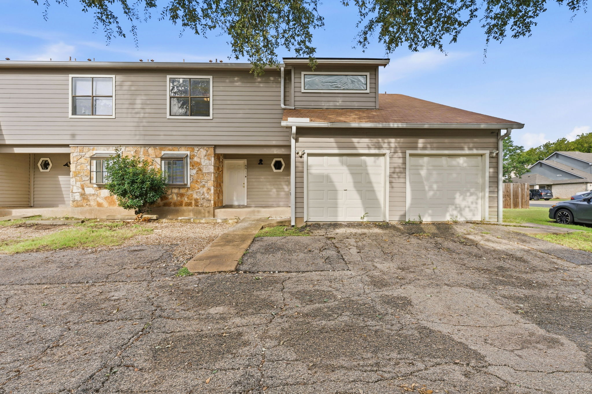 8811 Schick Rd B — photo