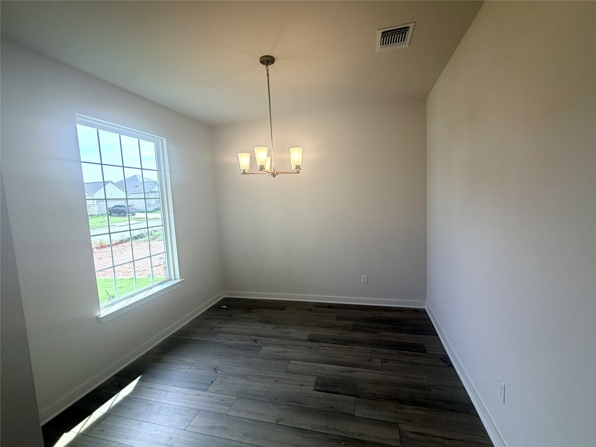 249 Lazy Lizzy Road, Jarrell, TX 76537 — photo 2