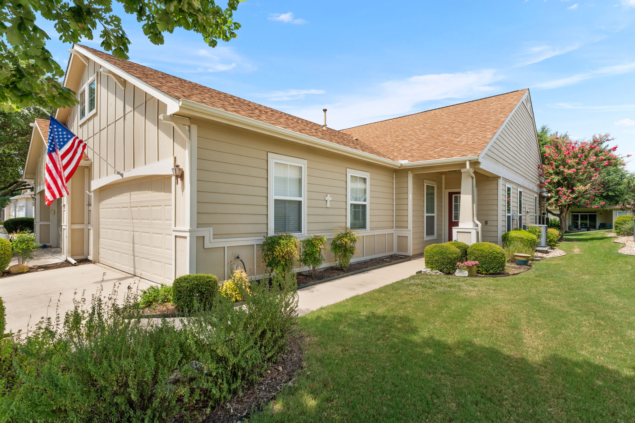 334 Portsmouth Dr — photo