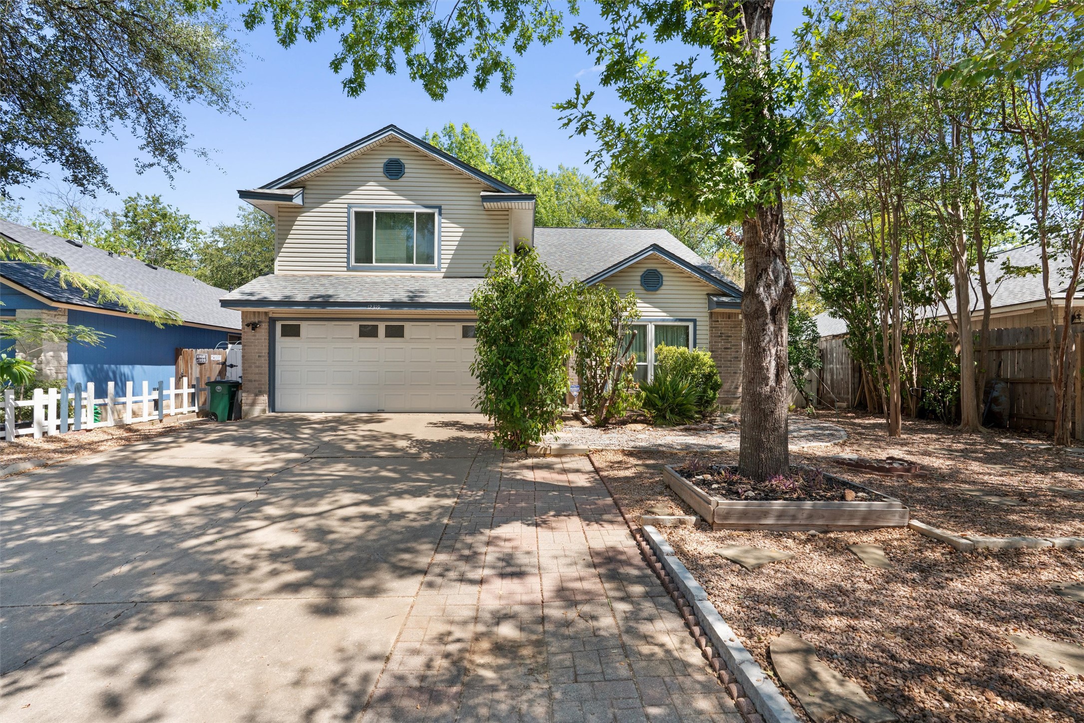 12319 Yarmont Way — photo