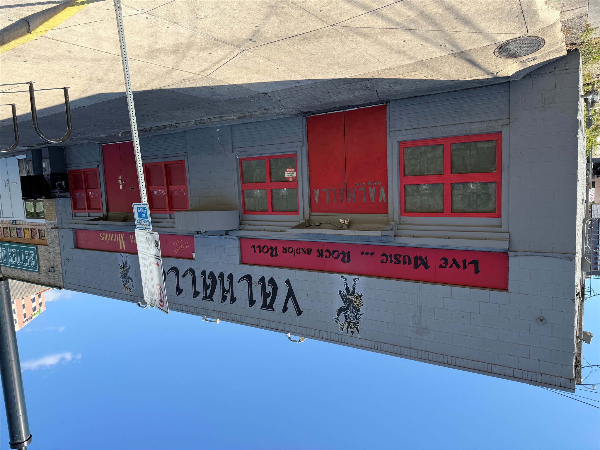 710 Red River St — photo