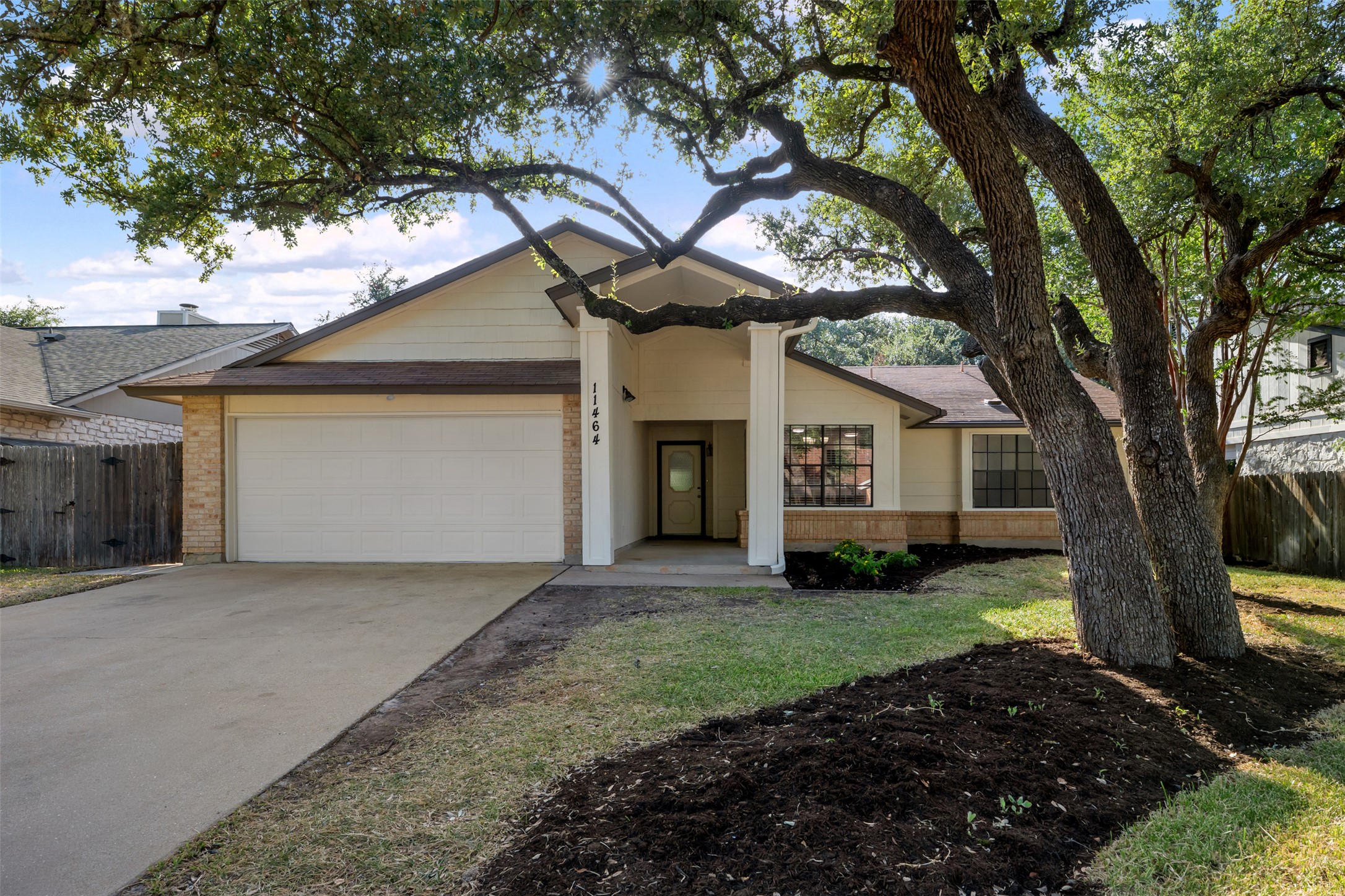 11464 Bristle Oak Trl — photo