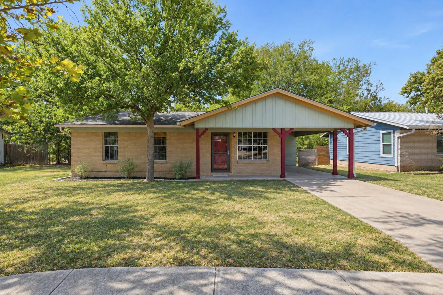 5306 Wellington Dr — photo
