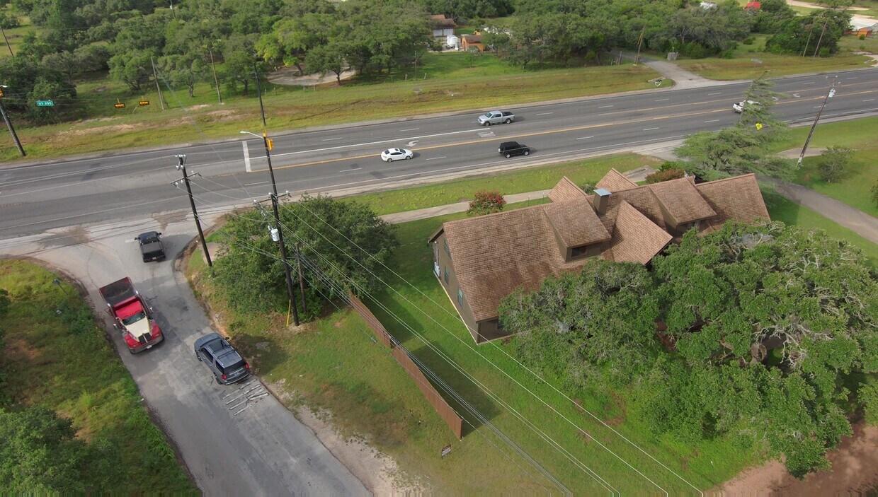 4225 E Highway 290 — photo