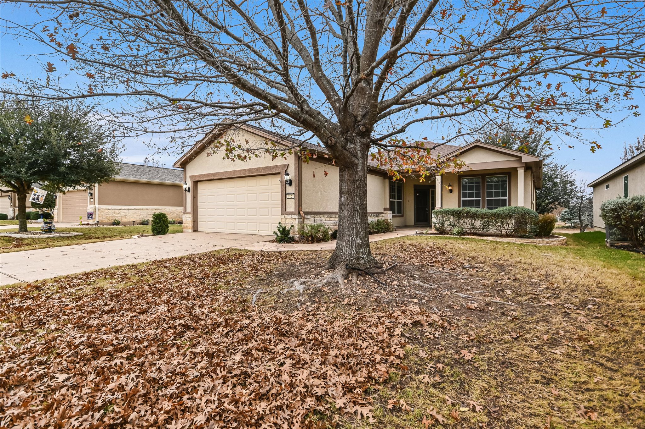 915 Apache Mountain Ln — photo