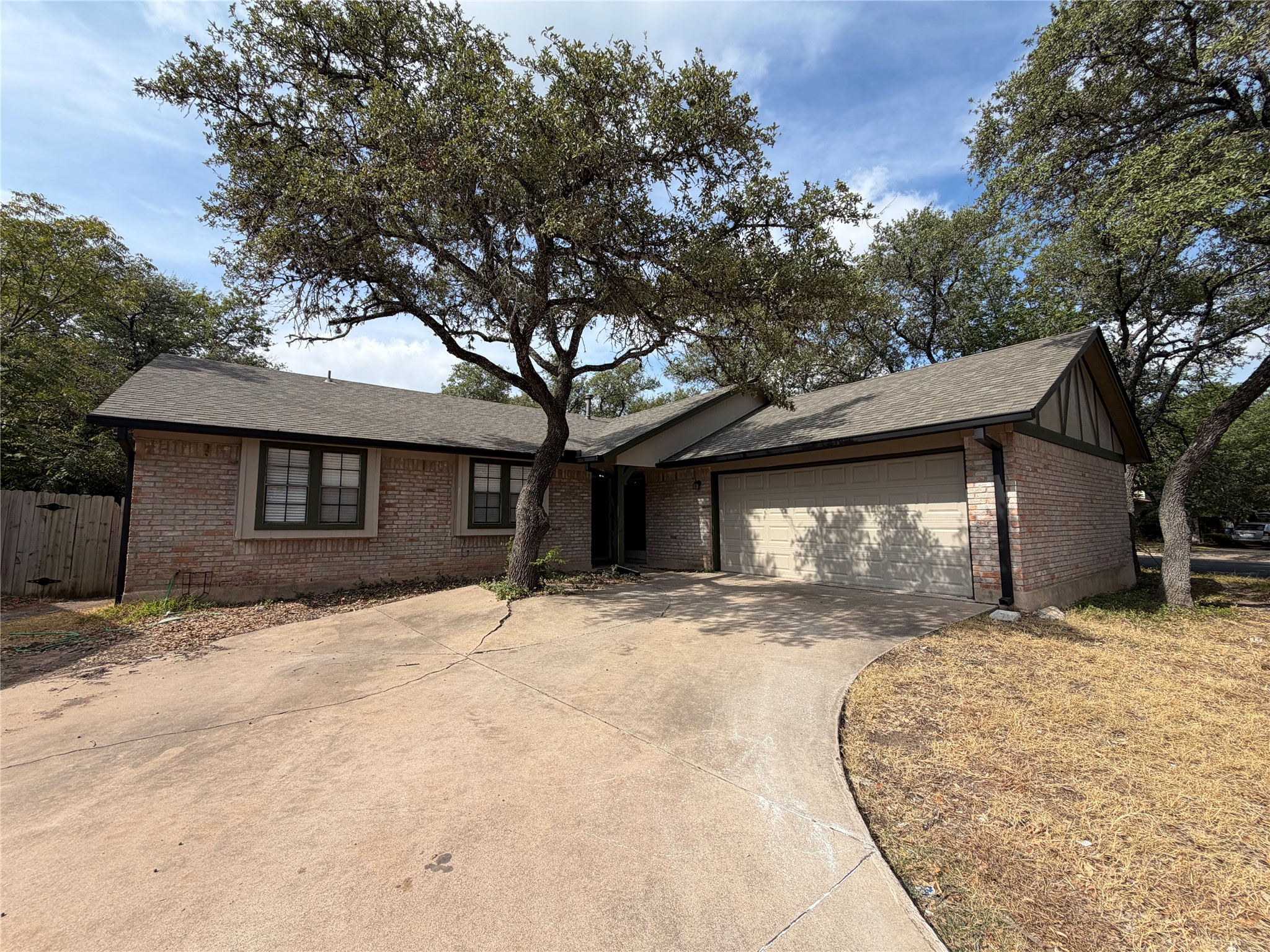 1211 Knollpark Cir — photo