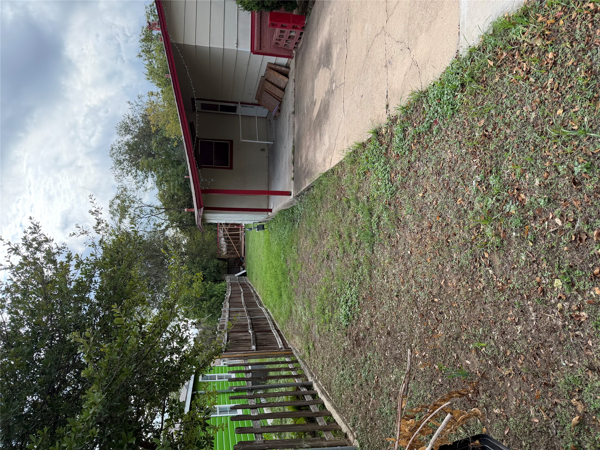 7305 Providence Ave — photo