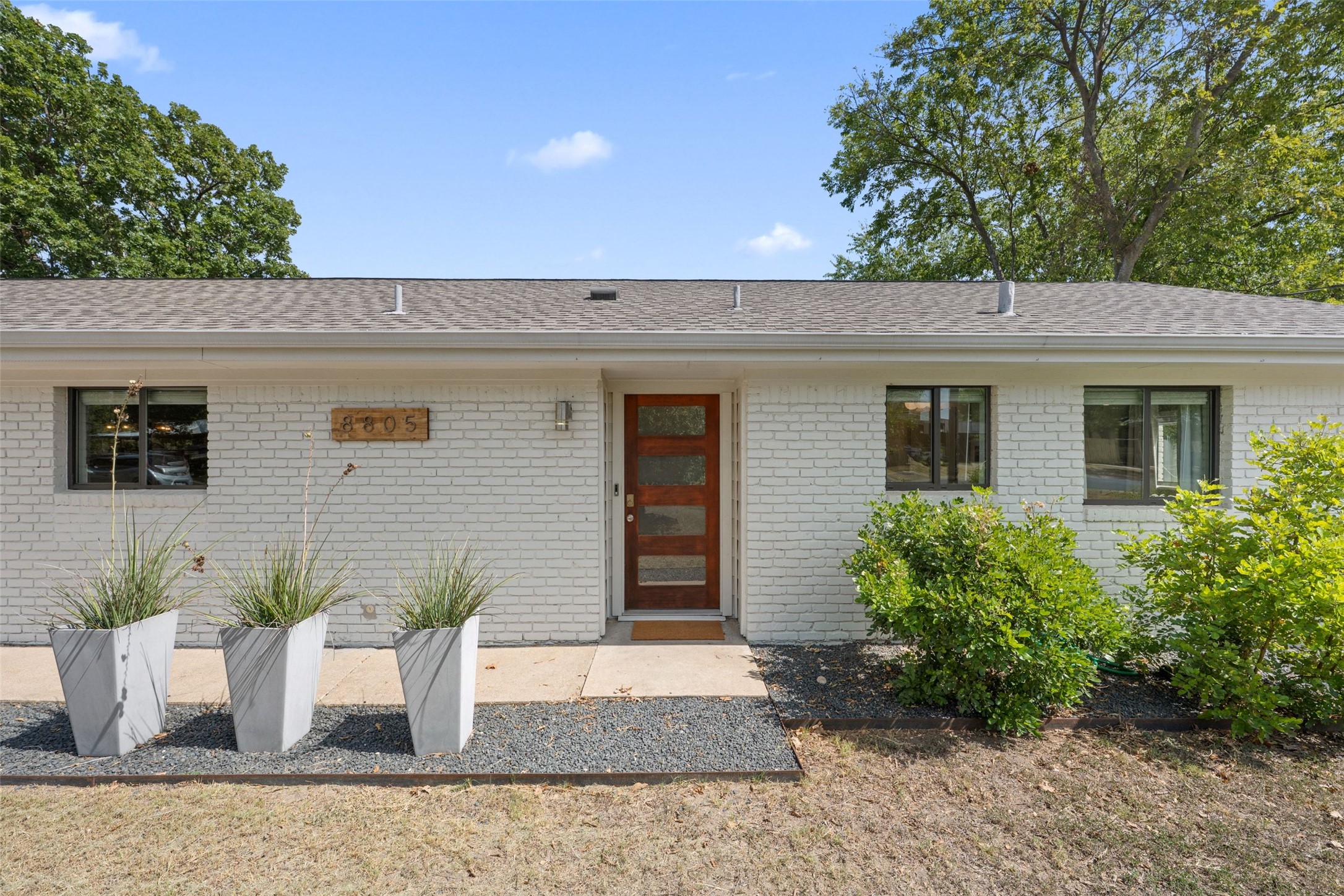 8805 Leisure Dr — photo