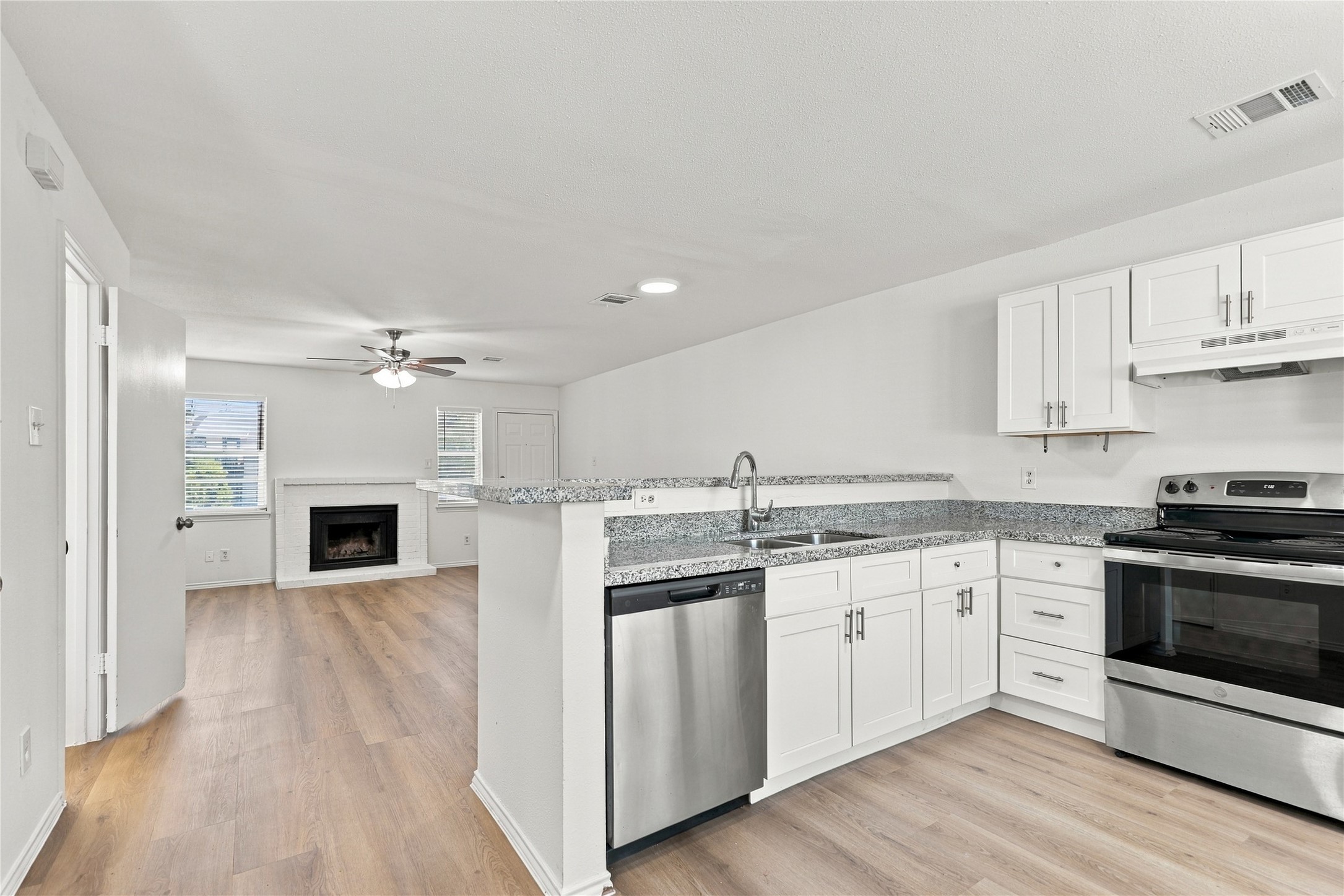 1834 River Crossing Cir Unit D — photo