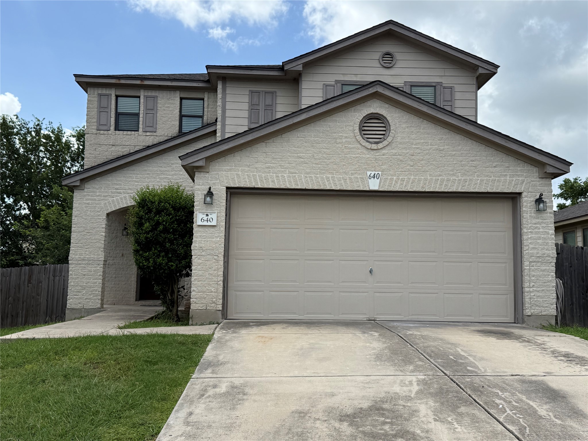 640 New Country Rd — photo