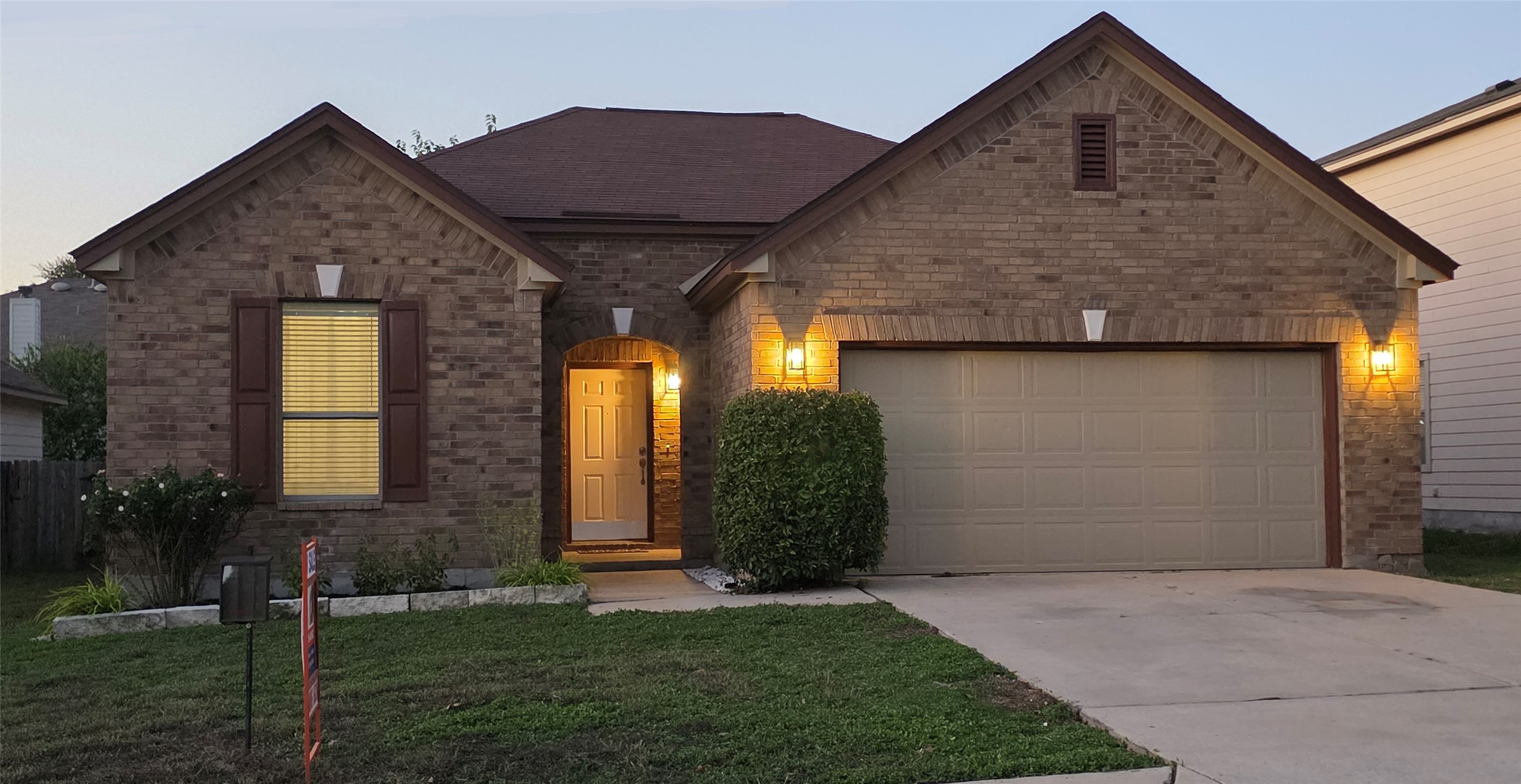 2411 Waizel Way — photo