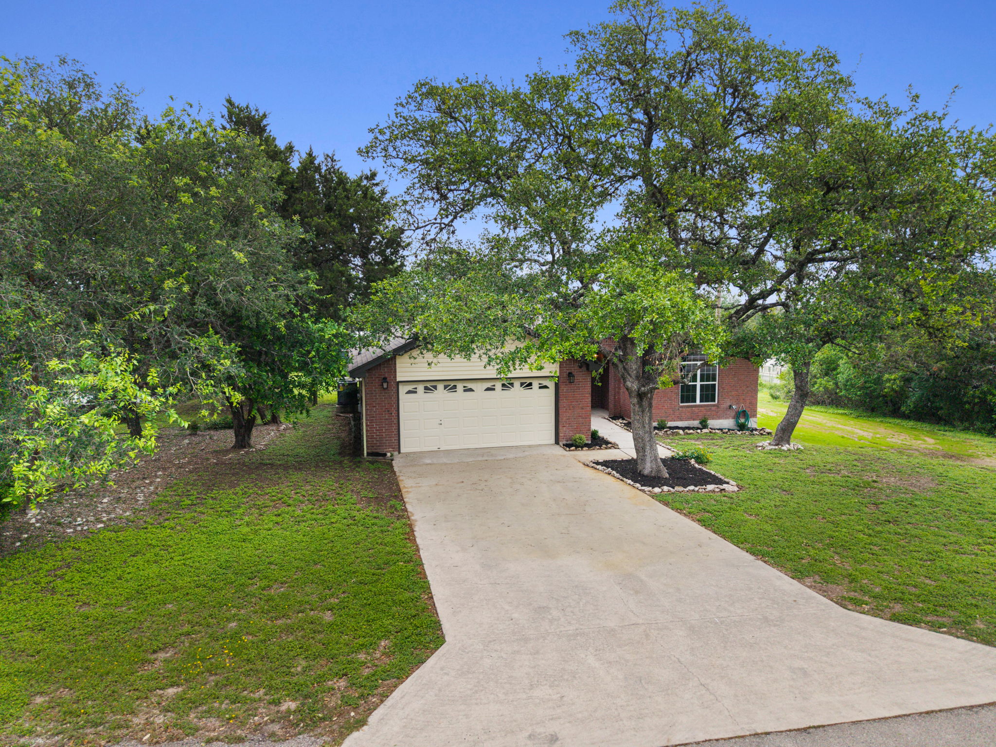 126 Hunter Ridge Road, San Marcos, TX 78666 — photo 2